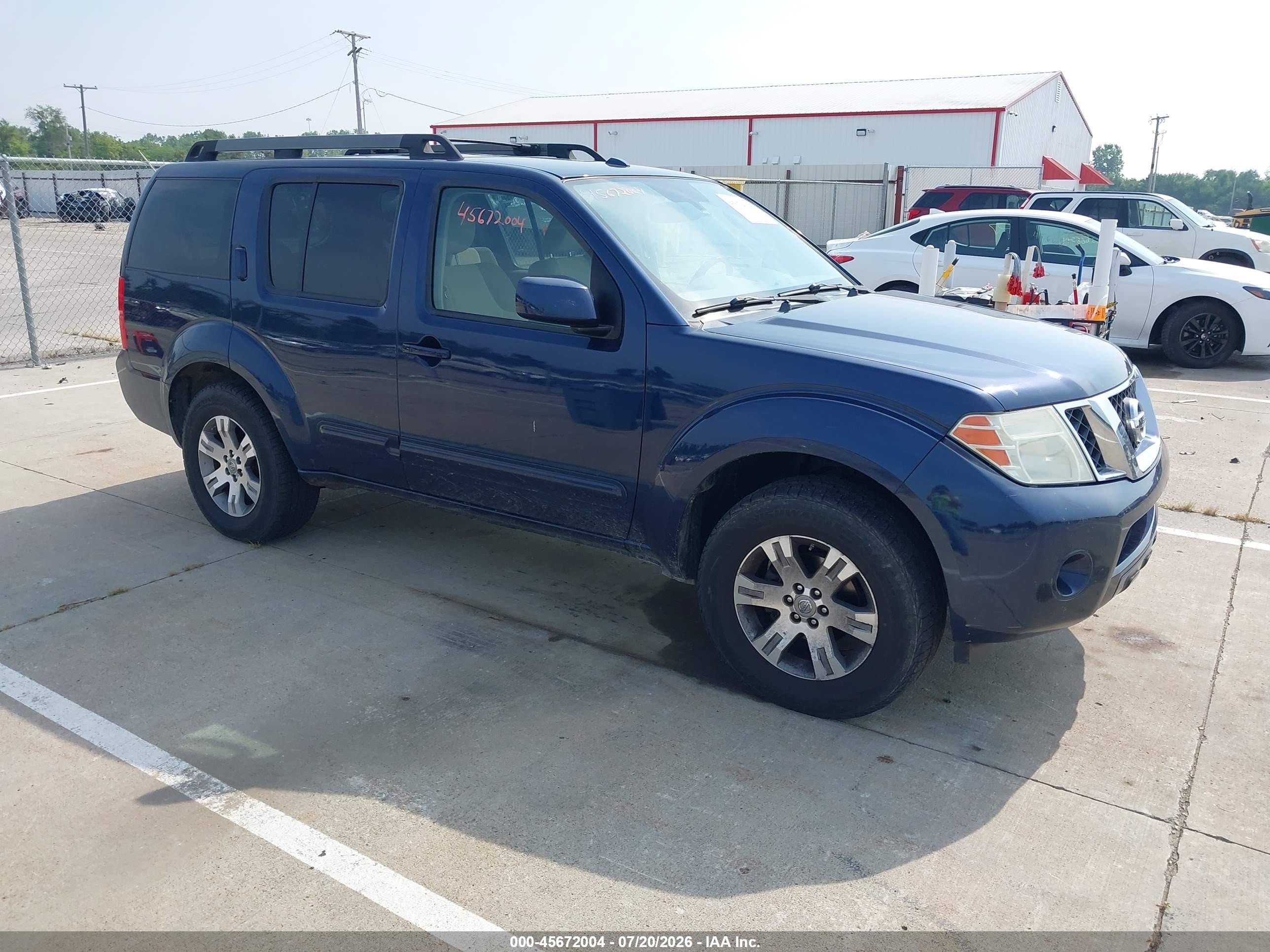 2010 Nissan Pathfinder SE, VIN 5N1AR1NB5AC608201 — Rear end