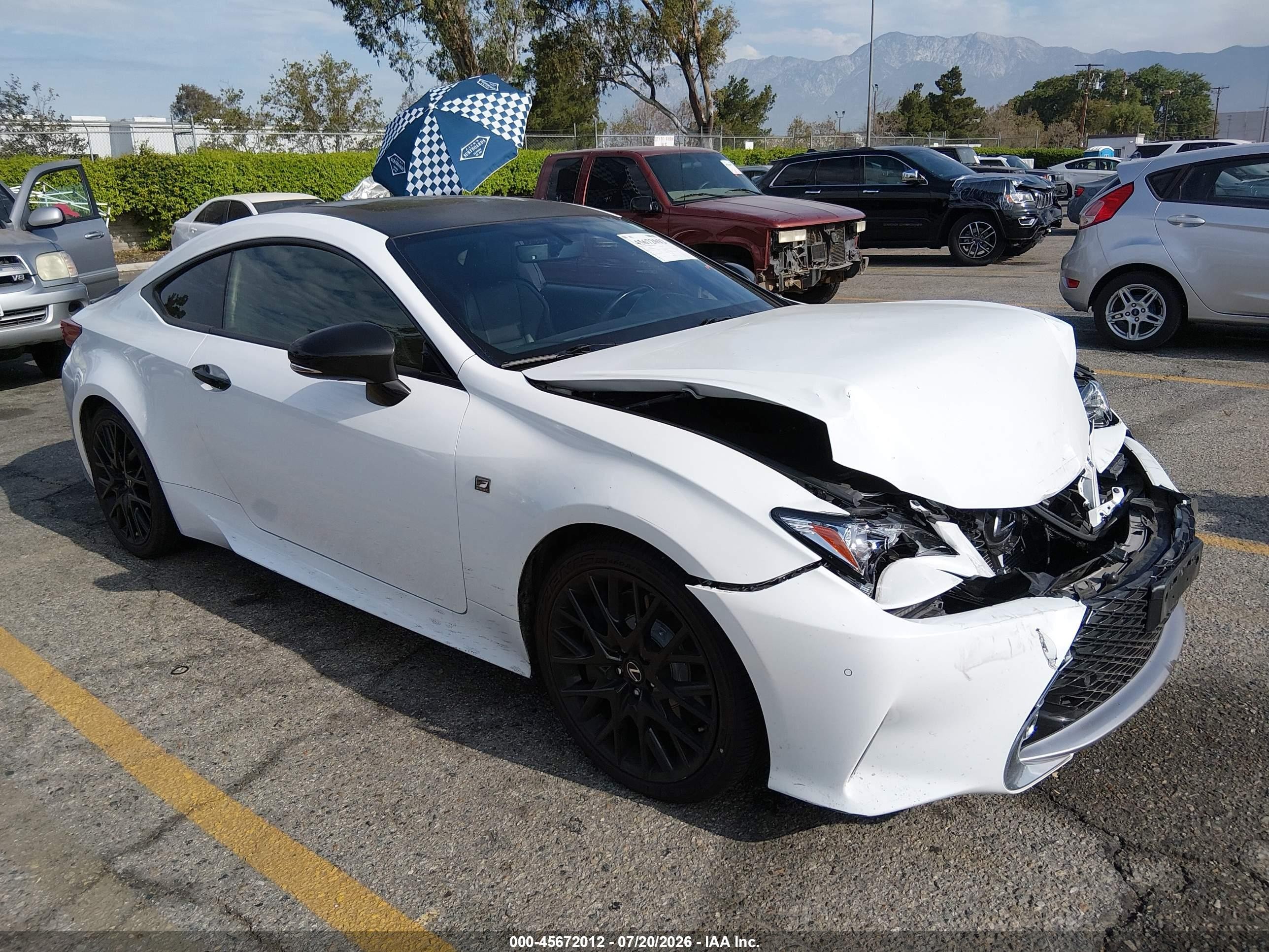 2015 Lexus RC 350 F Sport, VIN JTHHE5BC4F5001395 — Front end
