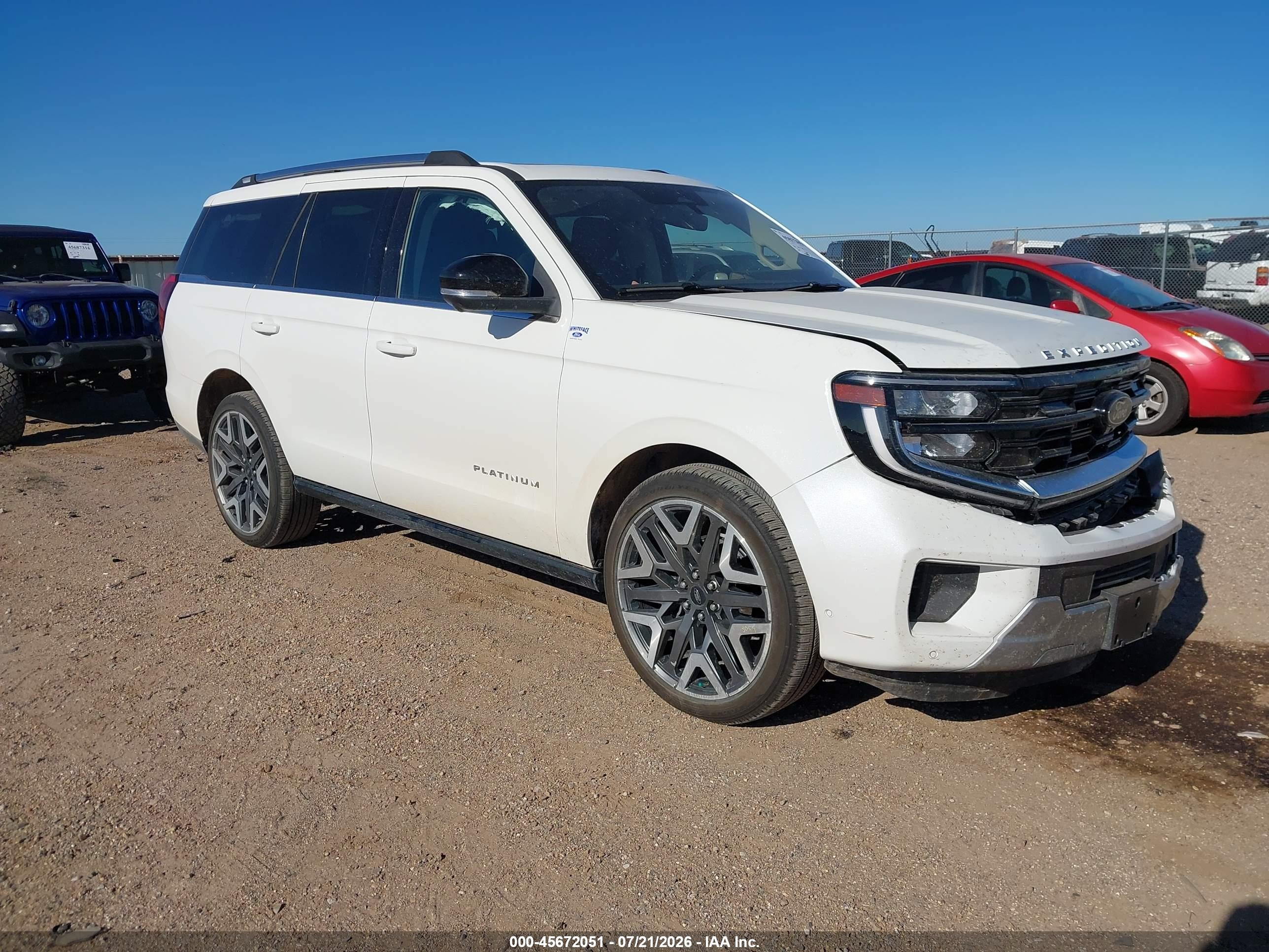 2025 Ford Expedition Platinum, VIN 1FMJU1MG0SEA21292 — Front end