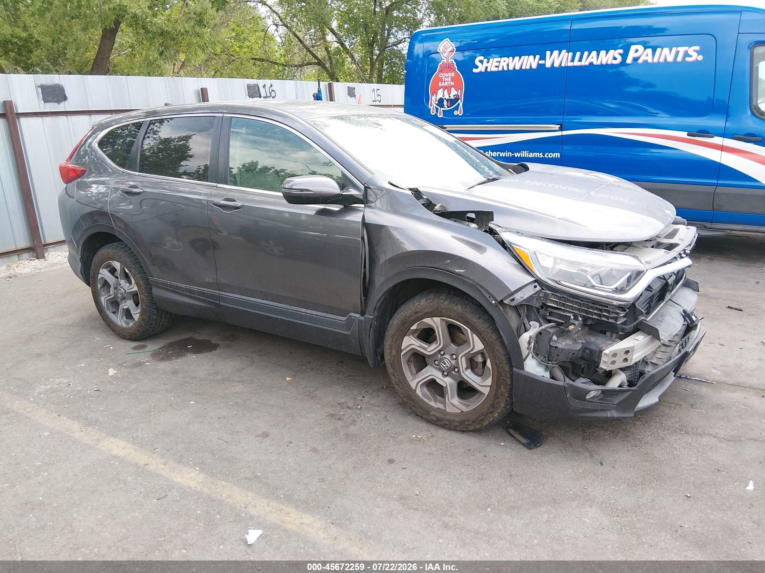 2017 Honda CR-V EX-L, VIN 2HKRW2H82HH612999 — Front end