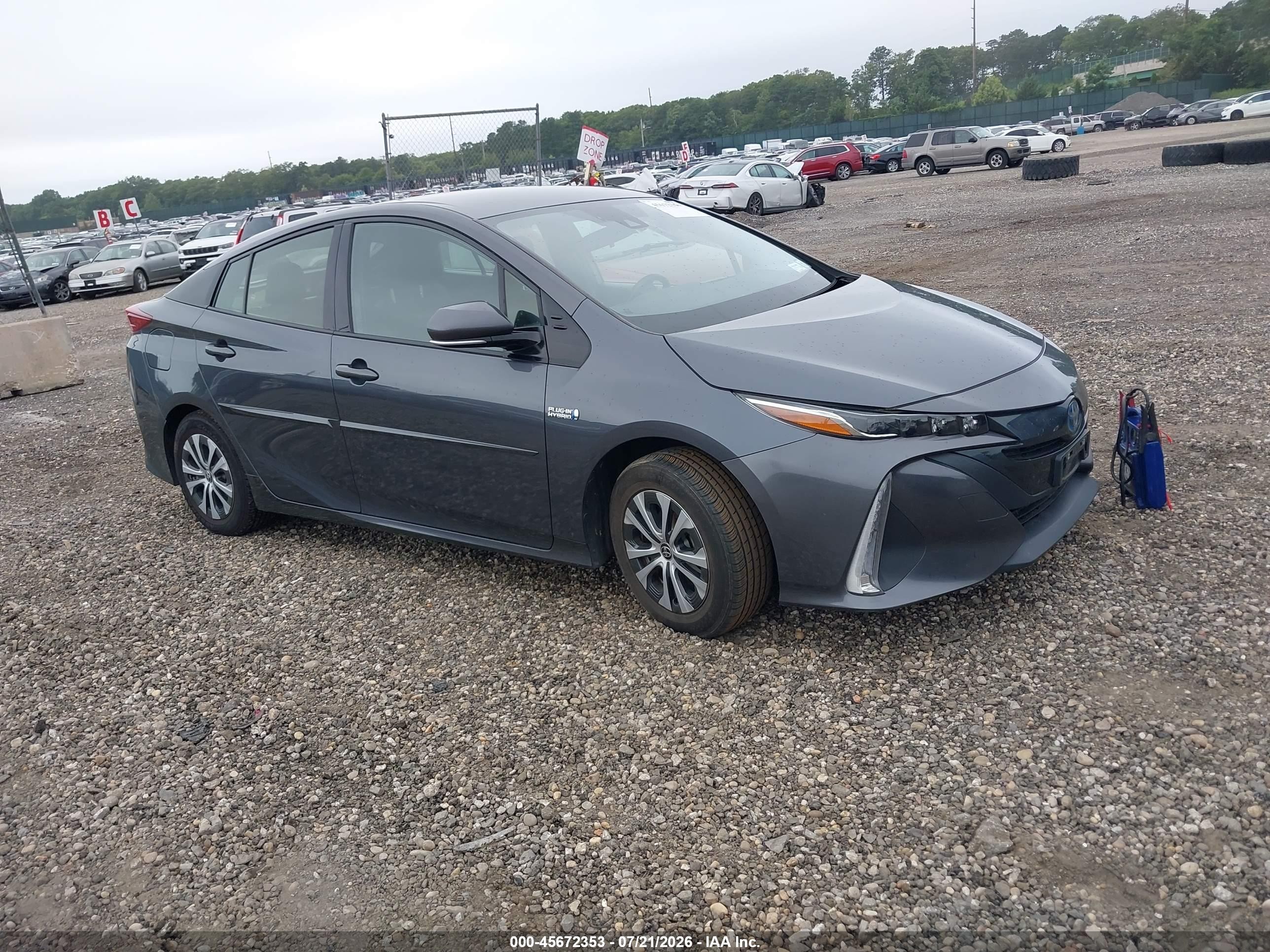 2020 Toyota Prius LE, VIN JTDKARFP0L3141054 — Front end