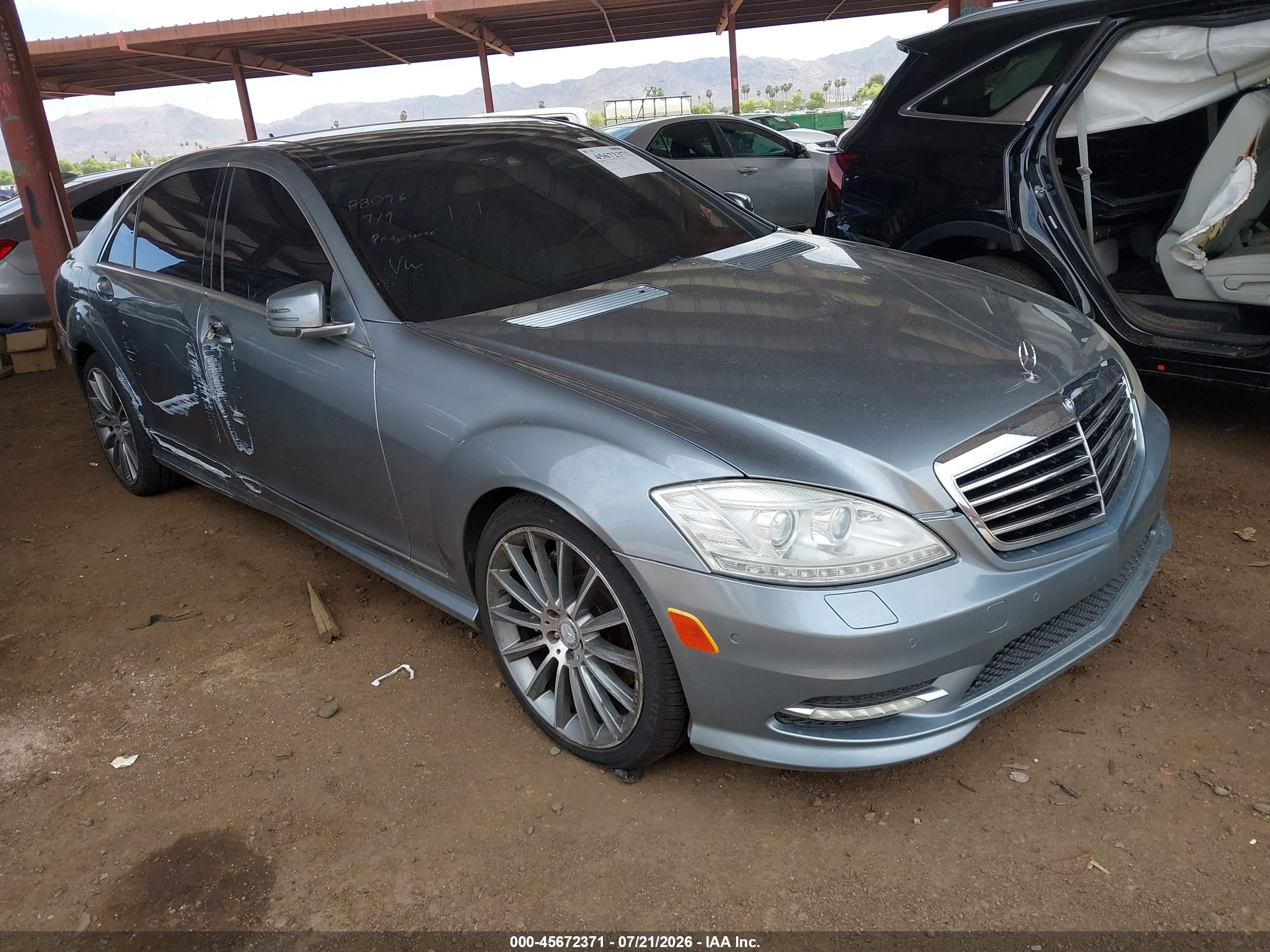 2013 Mercedes-Benz S 550, VIN WDDNG7DB8DA524458 — Side