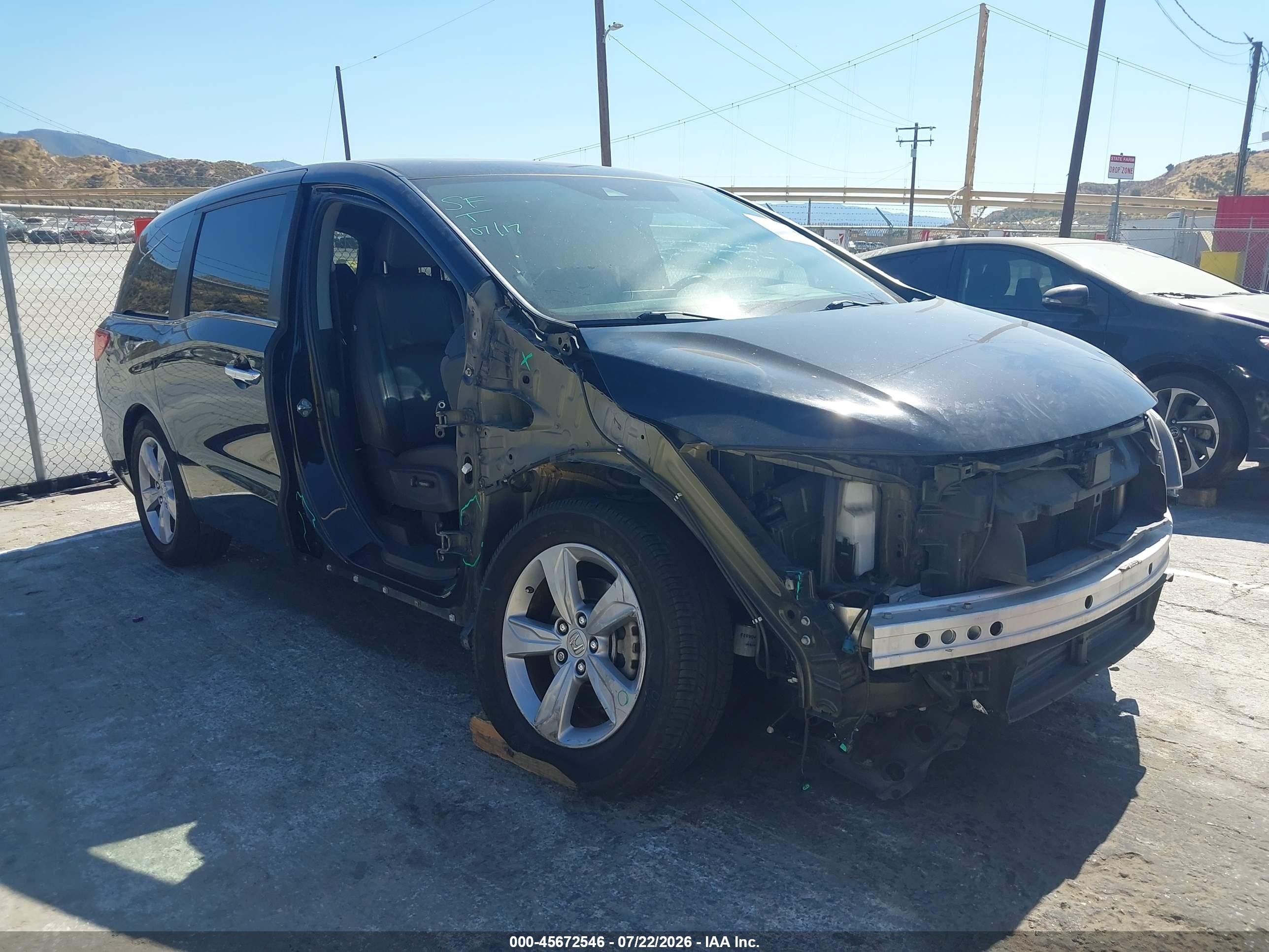 2018 Honda Odyssey EX-L, VIN 5FNRL6H71JB071312 — Front end