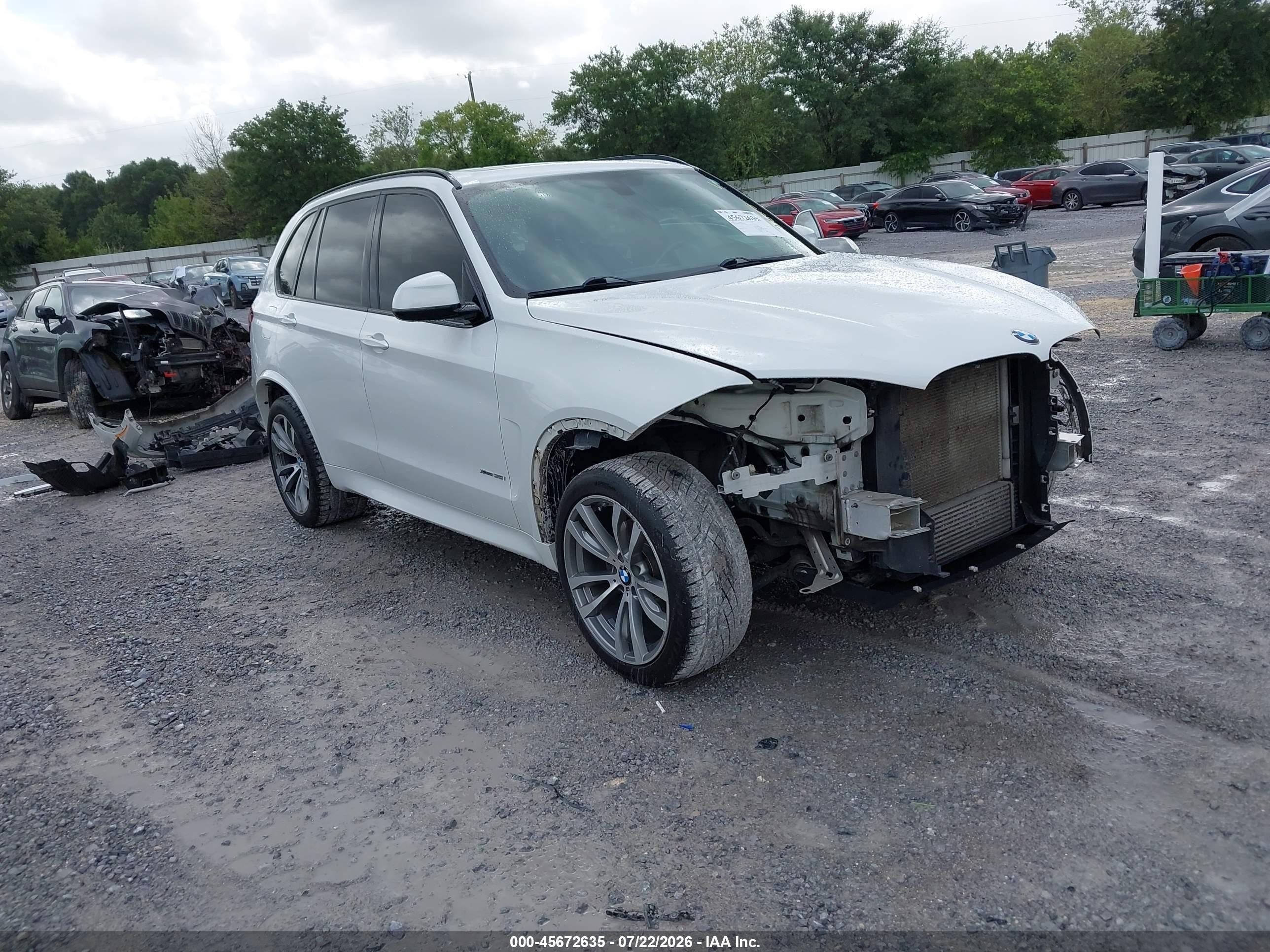 2017 BMW X5 xDrive35i, VIN 5UXKR0C31H0V70569 — Front end