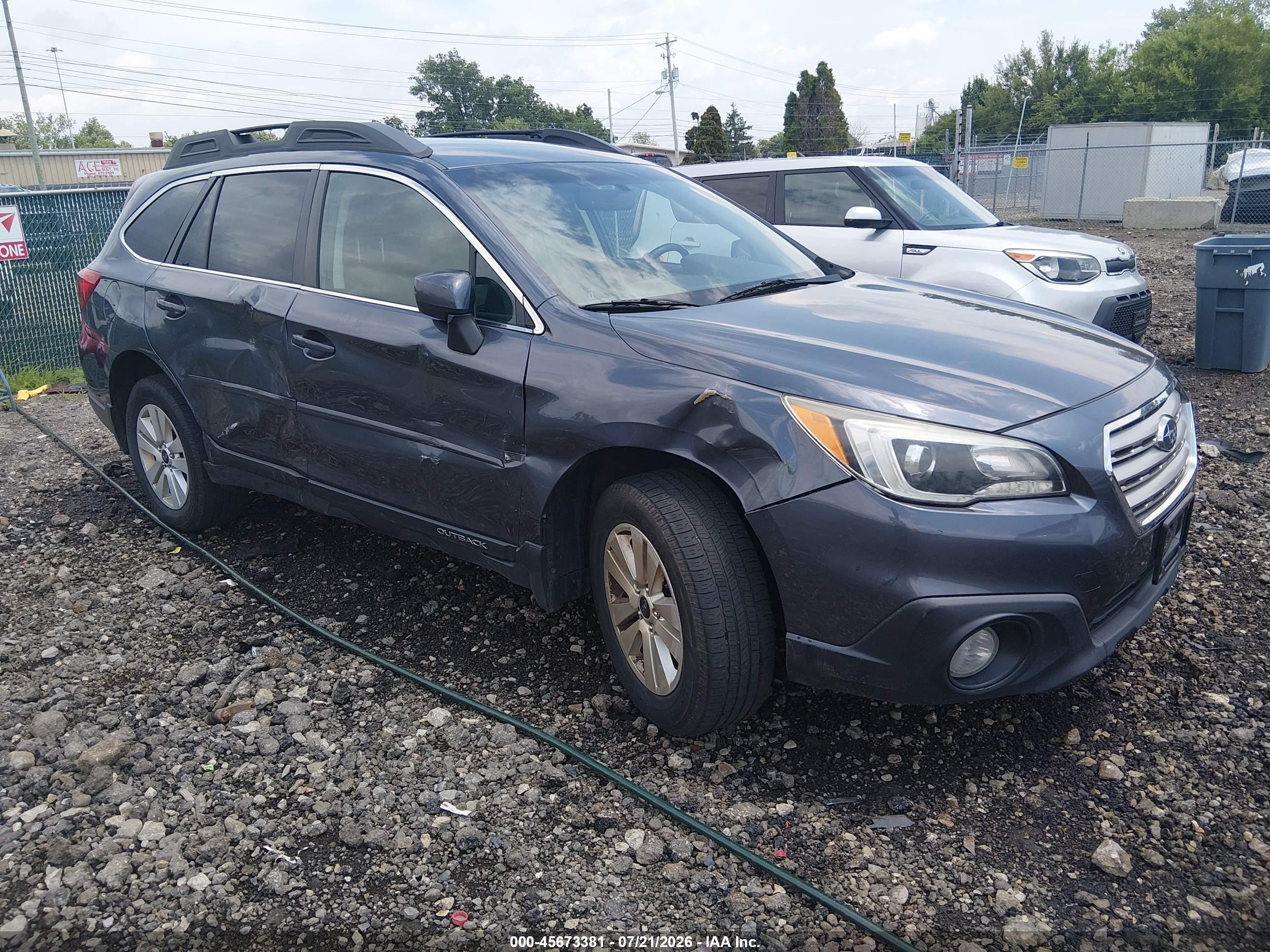 2017 Subaru Outback Premium, VIN 4S4BSACC6H3215659 — Side