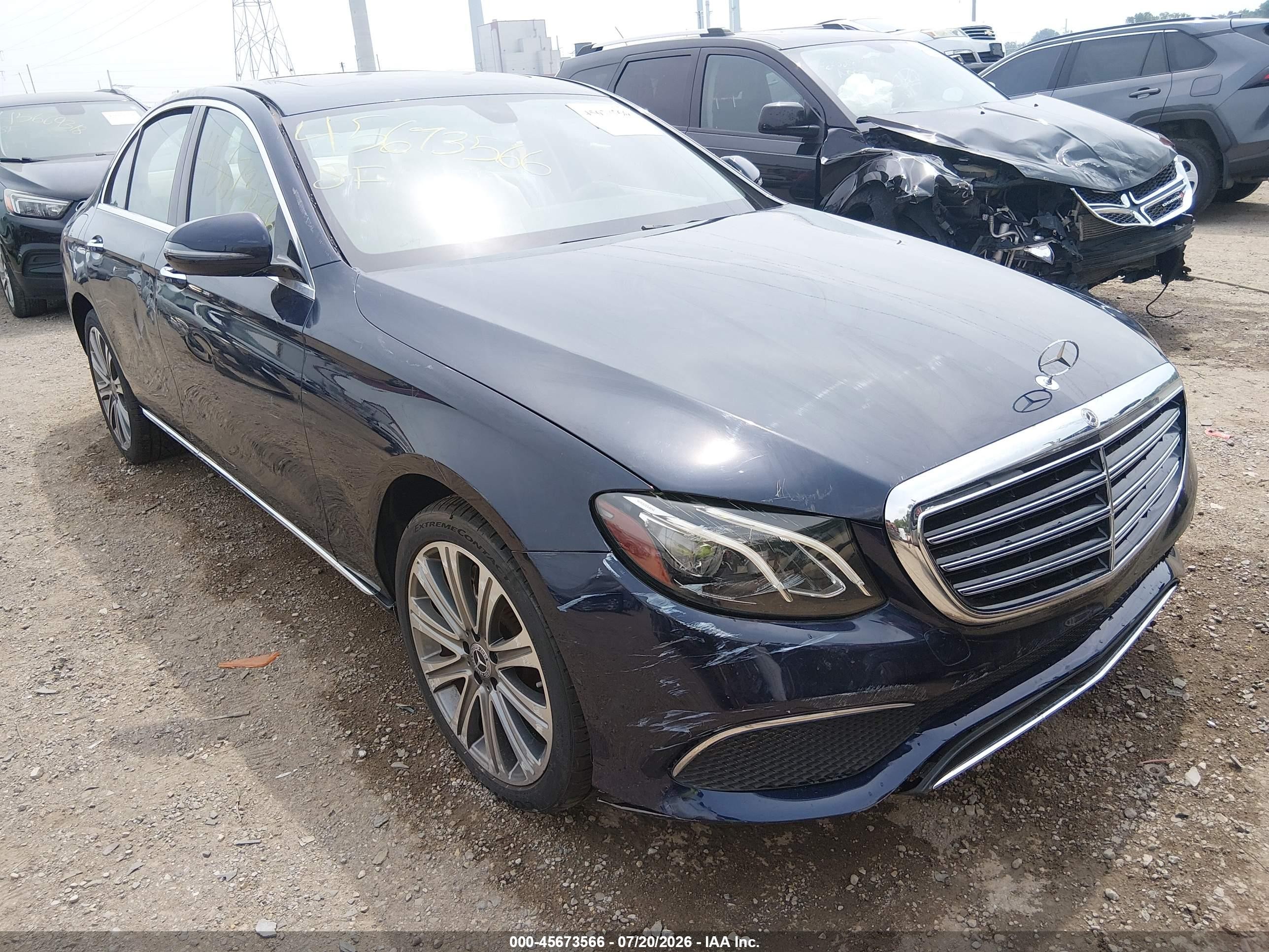 2019 Mercedes-Benz E 300, VIN WDDZF4KB0KA629210 — Перед