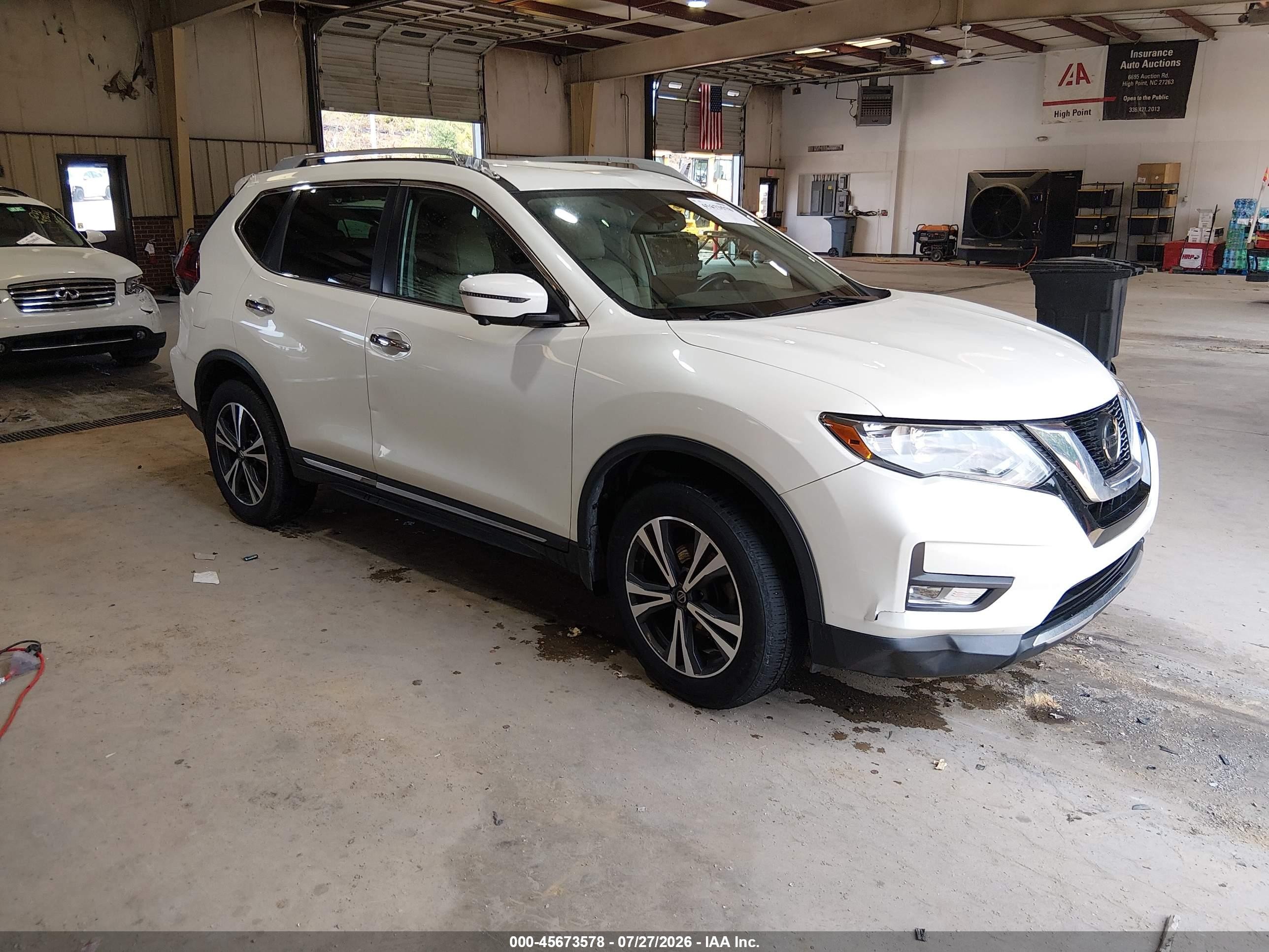 2018 Nissan Rogue SV, VIN 5N1AT2MV1JC713708 — Крыша