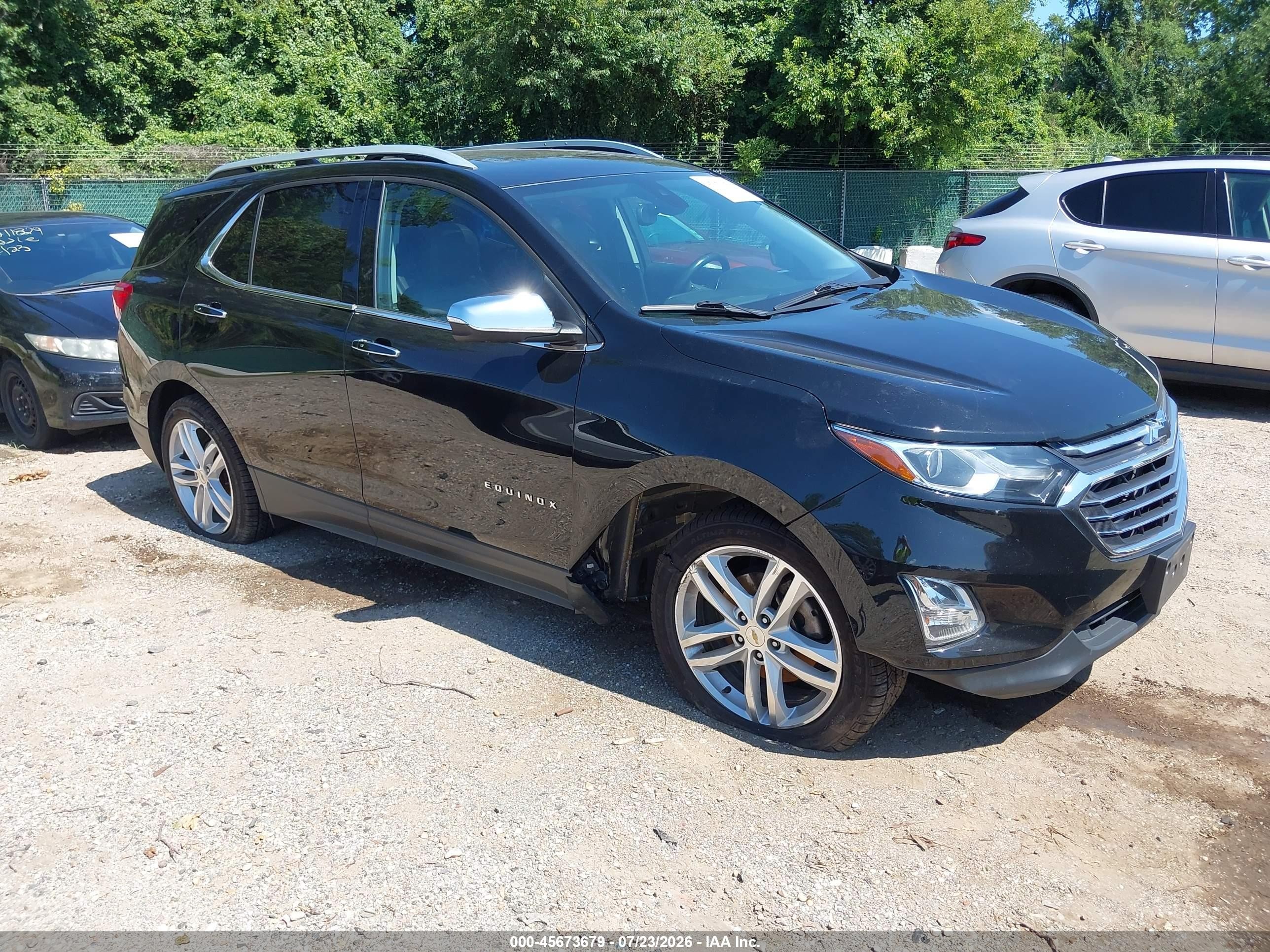 2018 Chevrolet Equinox Premier, VIN 2GNAXWEX0J6268877 — Front end