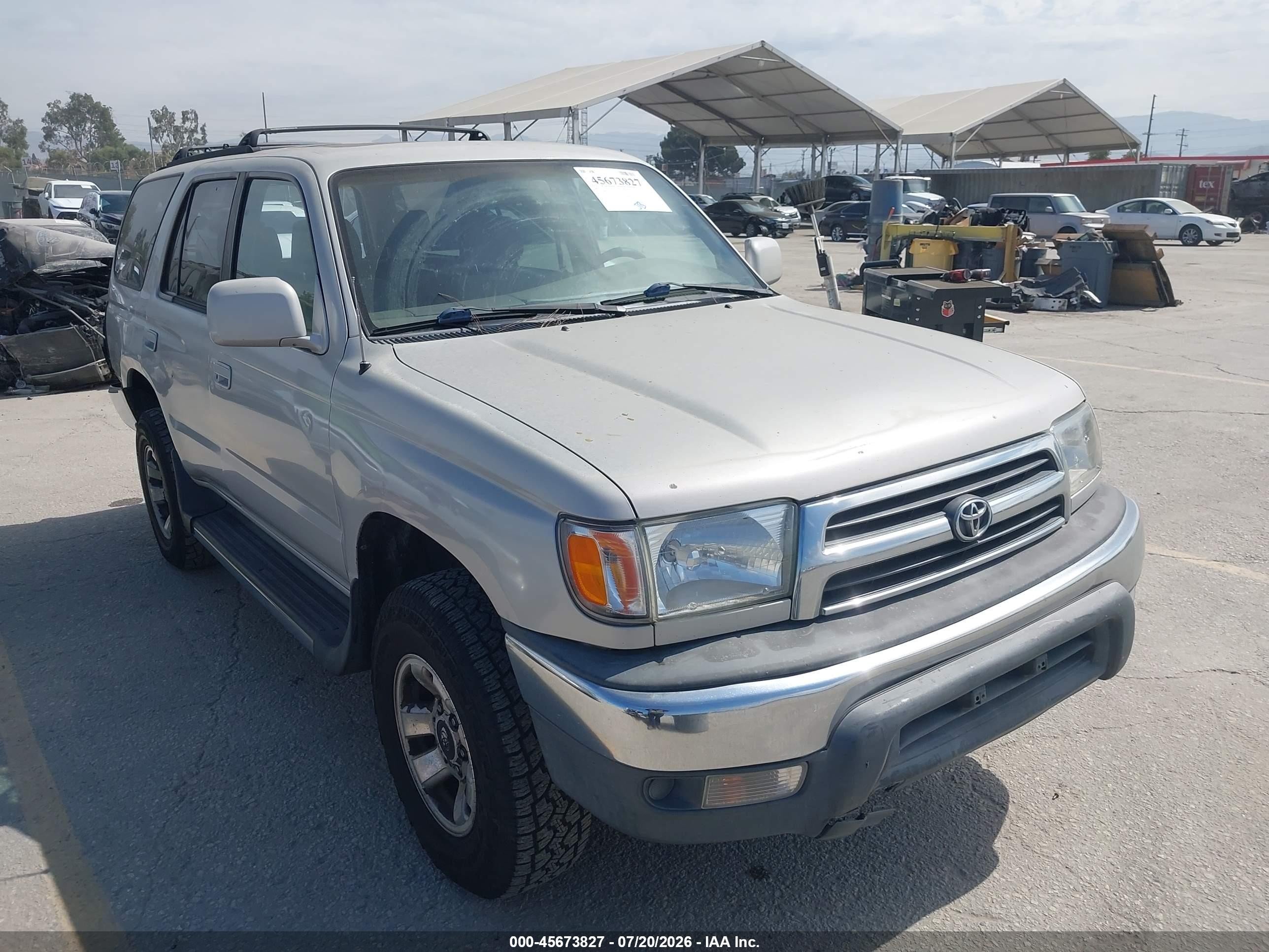 1999 Toyota 4Runner SR5, VIN JT3GN86R3X0120359 — Rear end