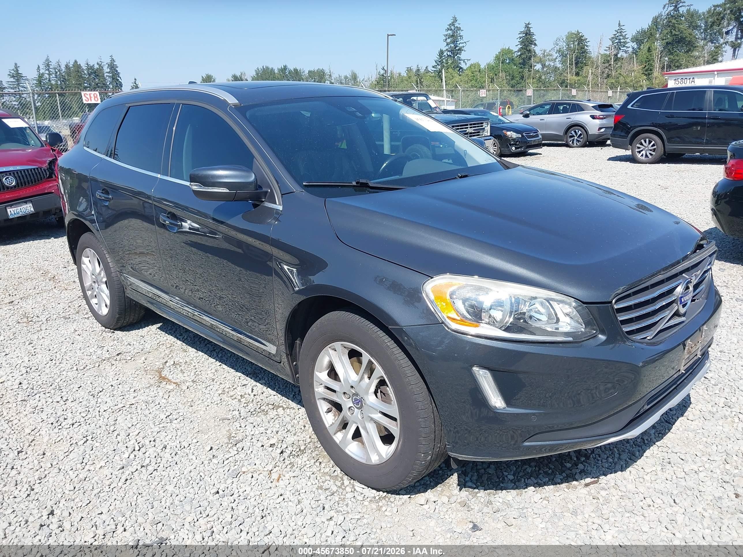 2015 Volvo XC60 T5, VIN YV4612RK7F2717836 — Front end
