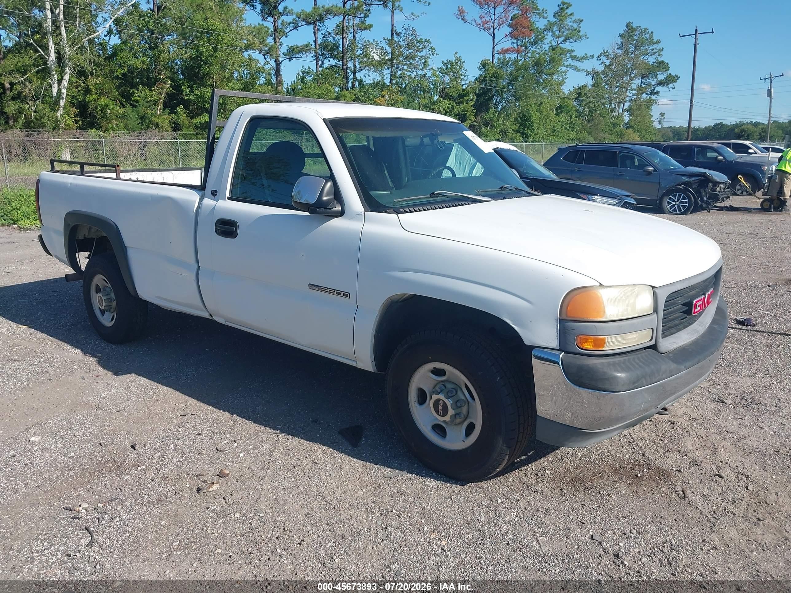 2000 GMC Sierra 2500, VIN 1GTFC24T3YE108046 — Normal wear