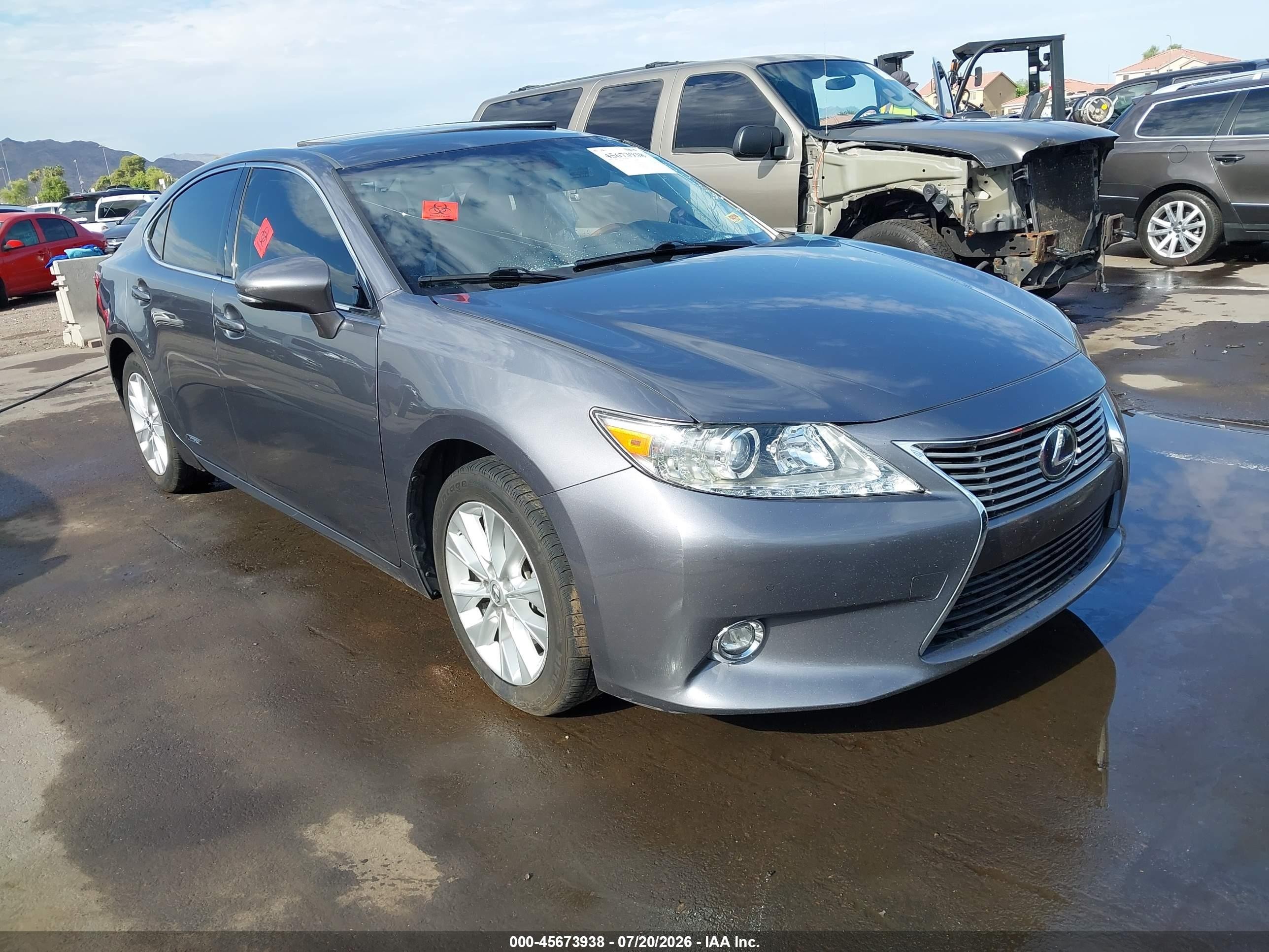 2014 Lexus ES 300h, VIN JTHBW1GGXE2060295 — Side