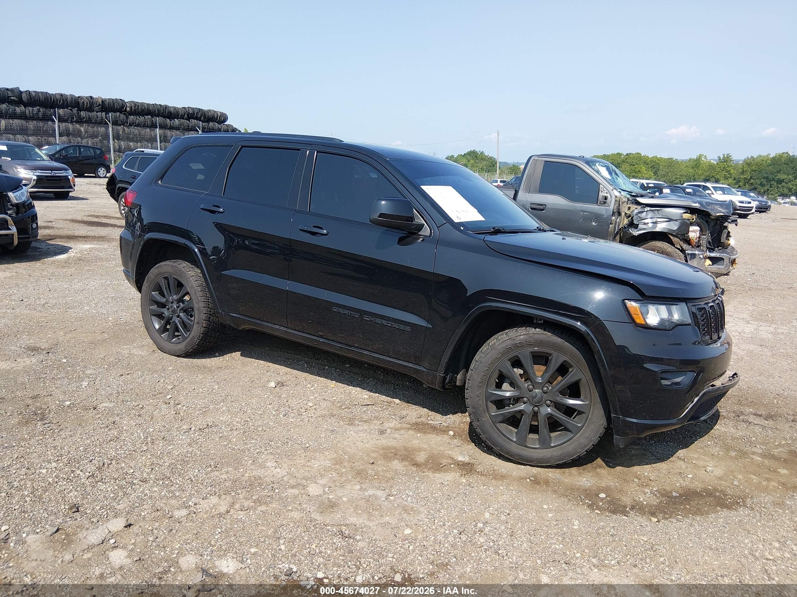 2019 Jeep Grand Cherokee Altitude, VIN 1C4RJFAG3KC565752 — Front end