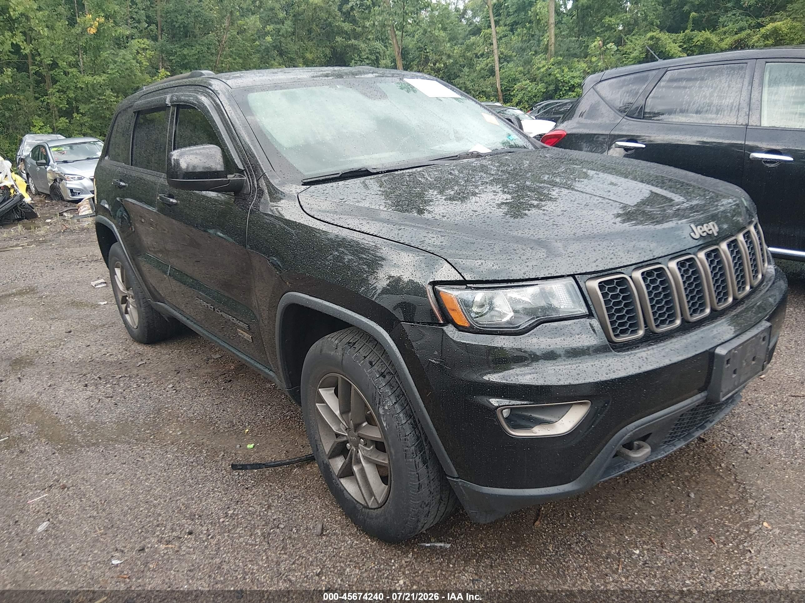 2016 Jeep Grand Cherokee Laredo, VIN 1C4RJFAGXGC398958 — Interior fire