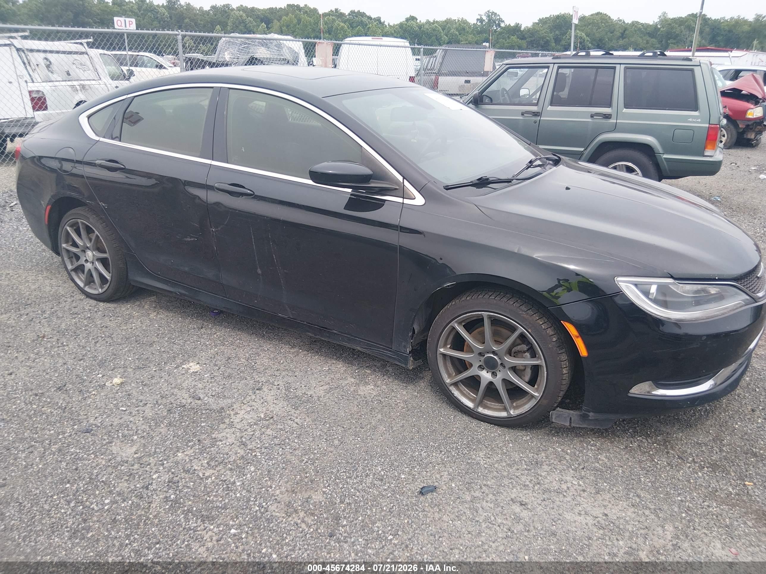 2015 Chrysler 200 Limited, VIN 1C3CCCAB9FN569046 — Normal wear