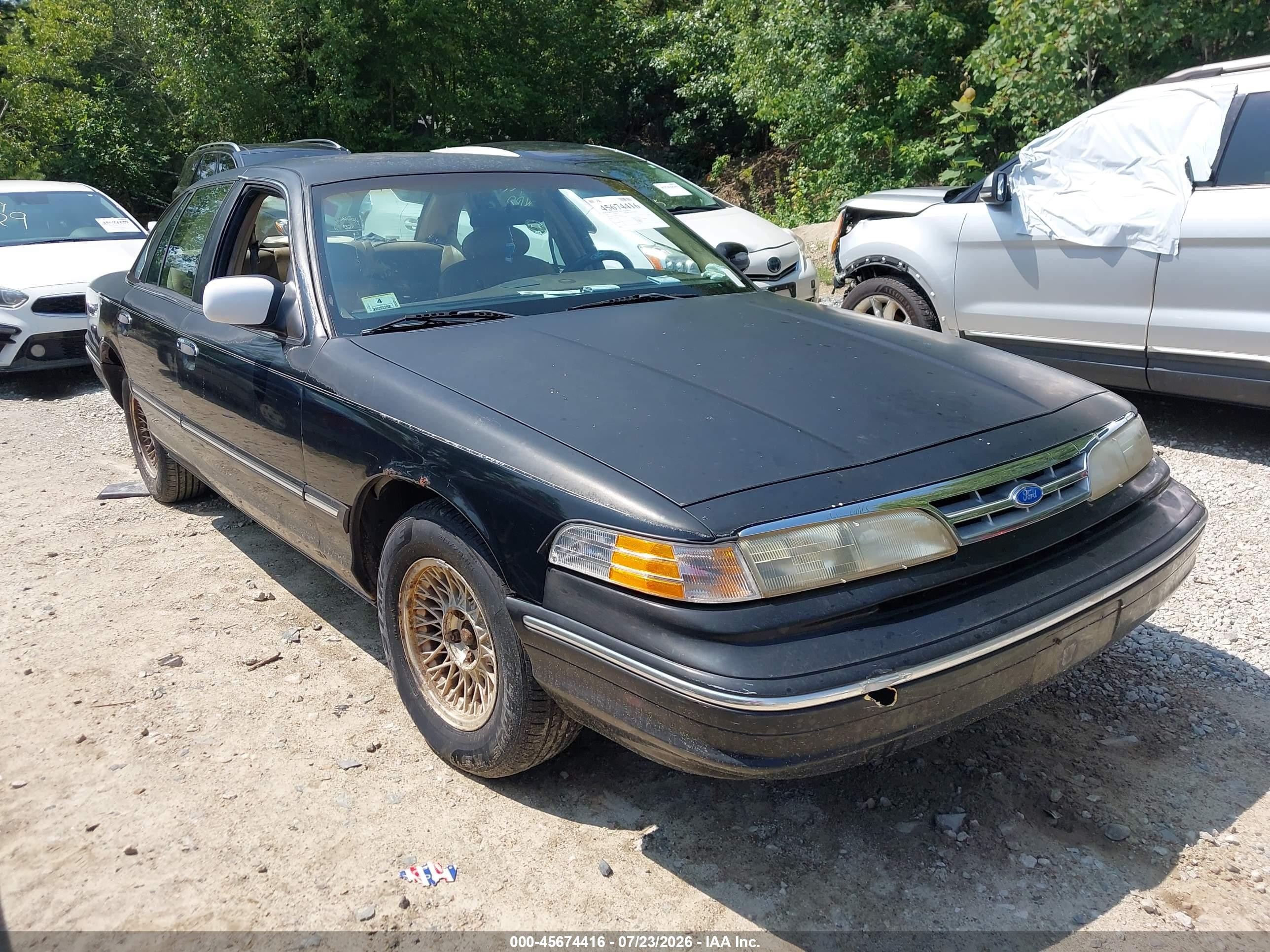1997 Ford Crown Victoria LX, VIN 2FALP74W6VX225506 — Не указано