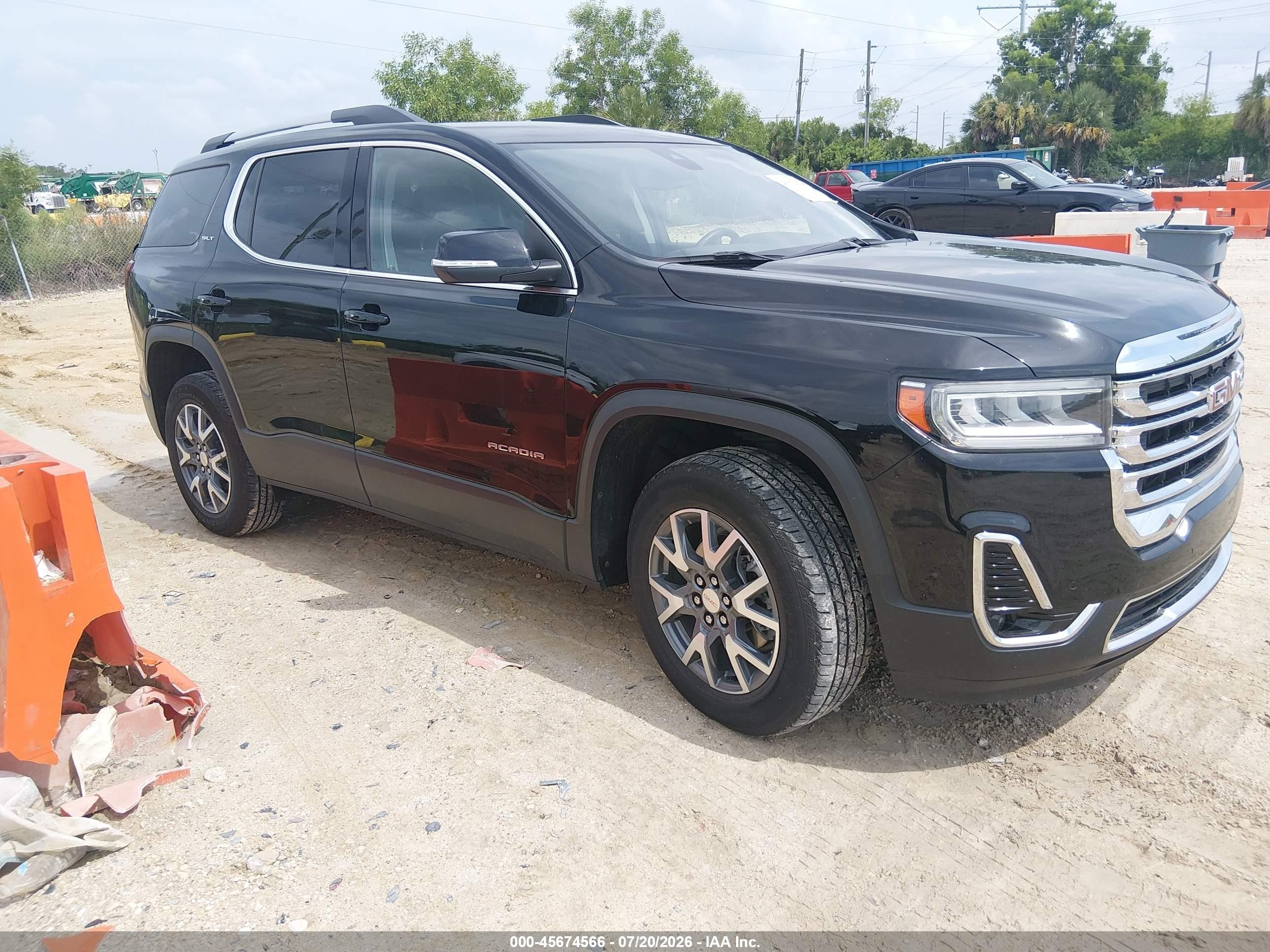 2023 GMC Acadia SLT, VIN 1GKKNML42PZ153988 — Зад