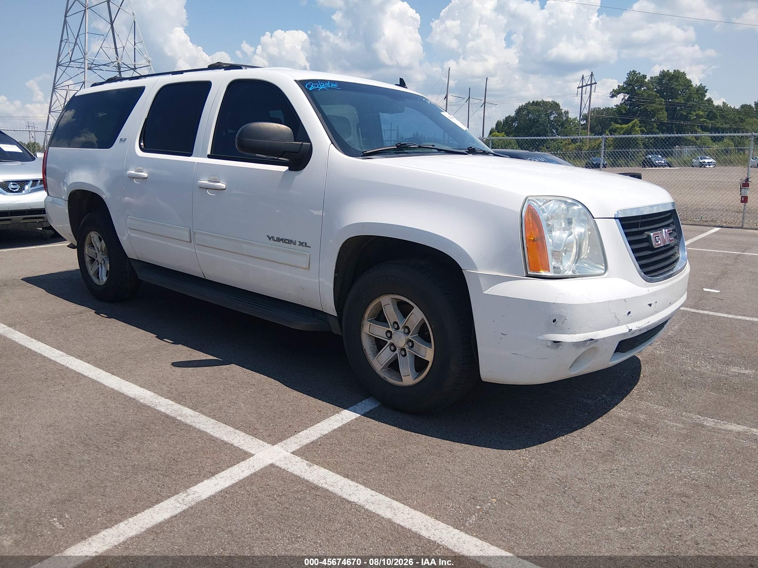 2013 GMC Yukon XL SLT, VIN 1GKS1KE02DR293402 — Normal wear