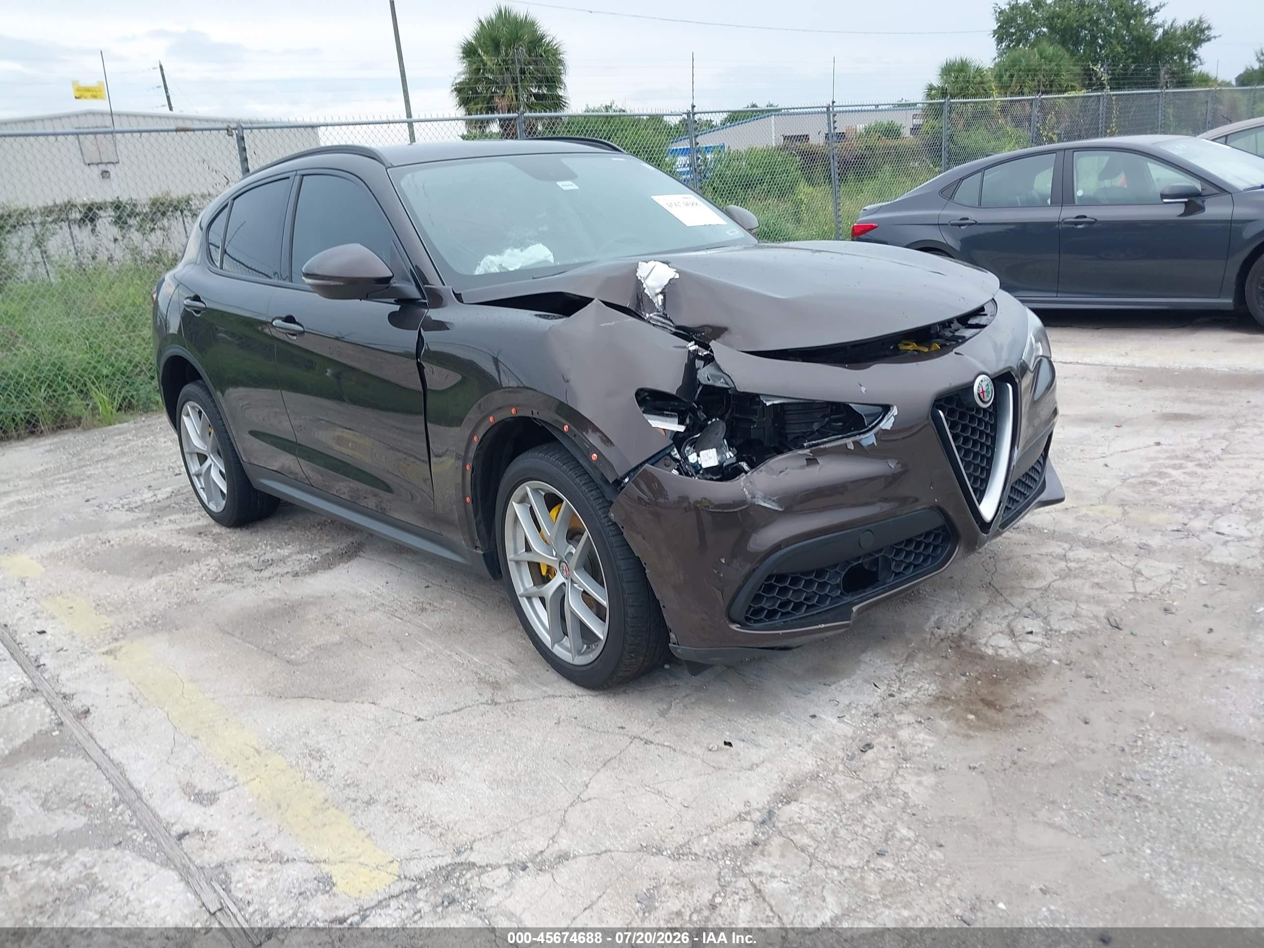 2018 Alfa Romeo Stelvio Sport, VIN ZASFAKPN0J7B71240 — Front end
