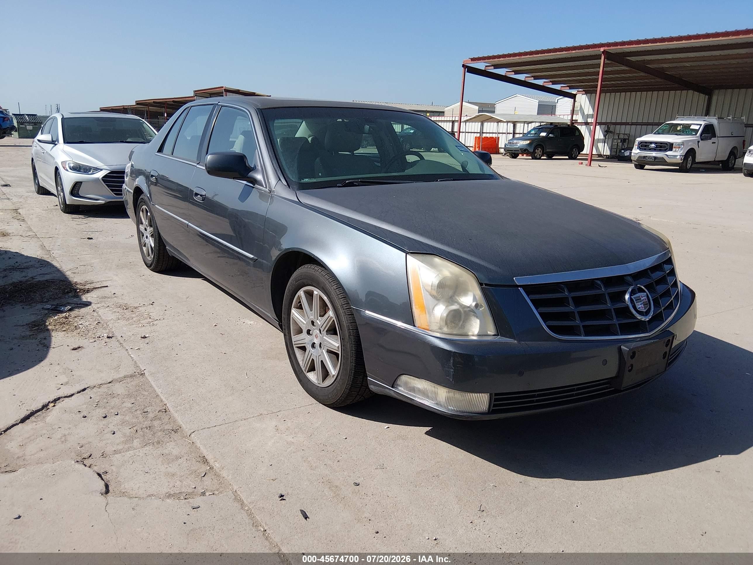 2011 Cadillac DTS Premium Collection, VIN 1G6KH5E69BU116520 — Normal wear