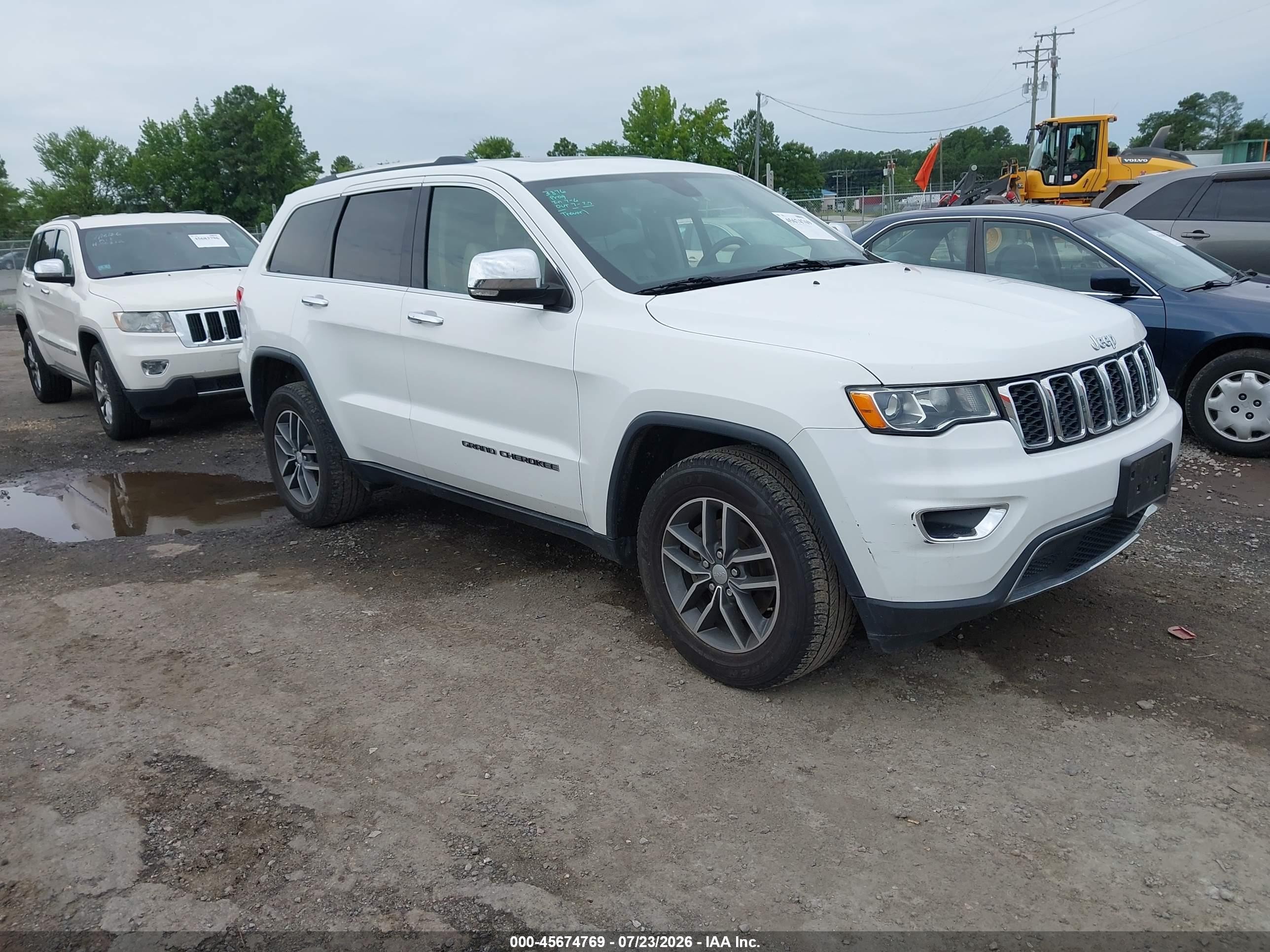 2017 Jeep Grand Cherokee Limited, VIN 1C4RJFBG3HC843184 — Side