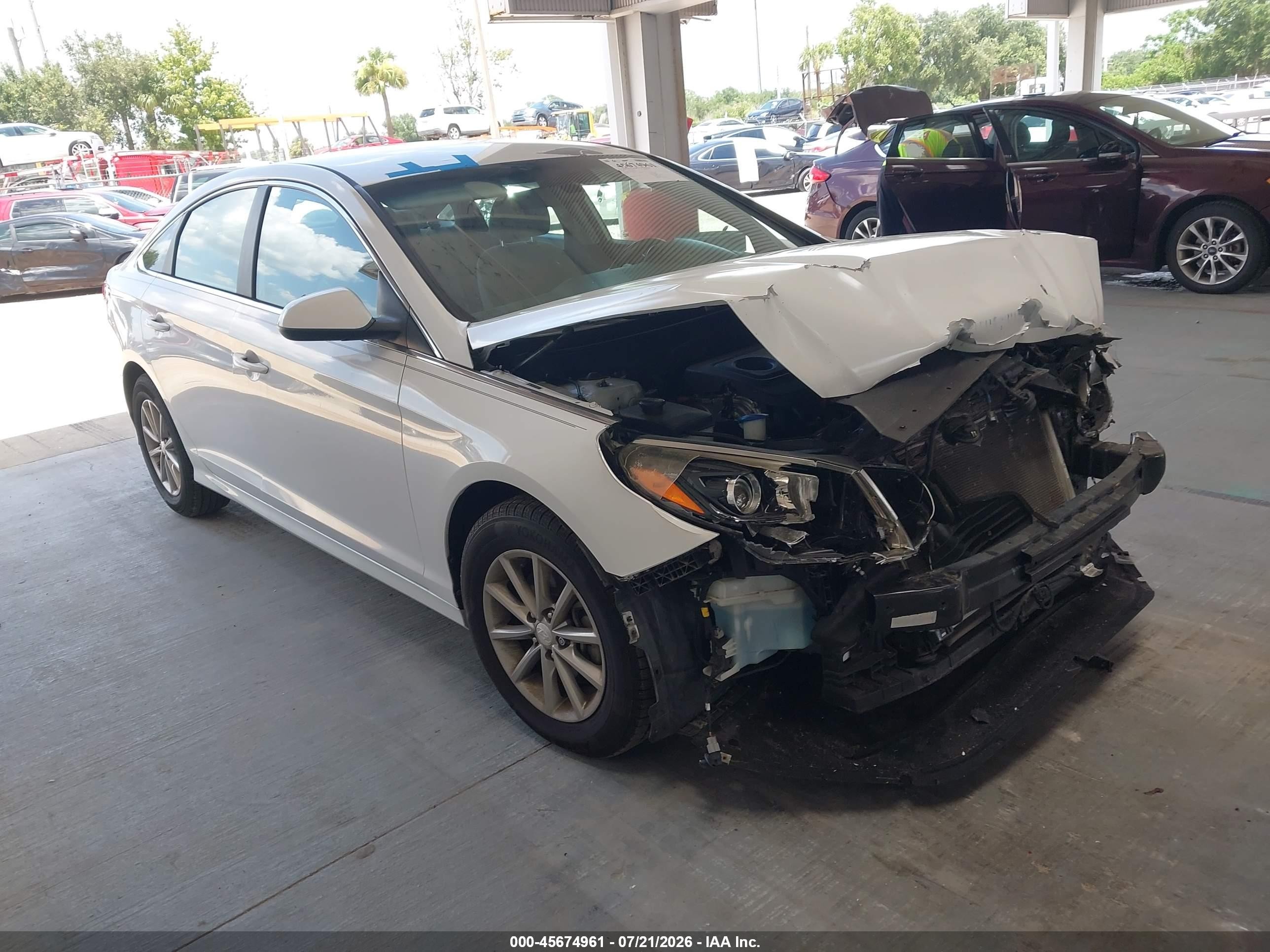 2018 Hyundai Sonata SE, VIN 5NPE24AF8JH616415 — Front end