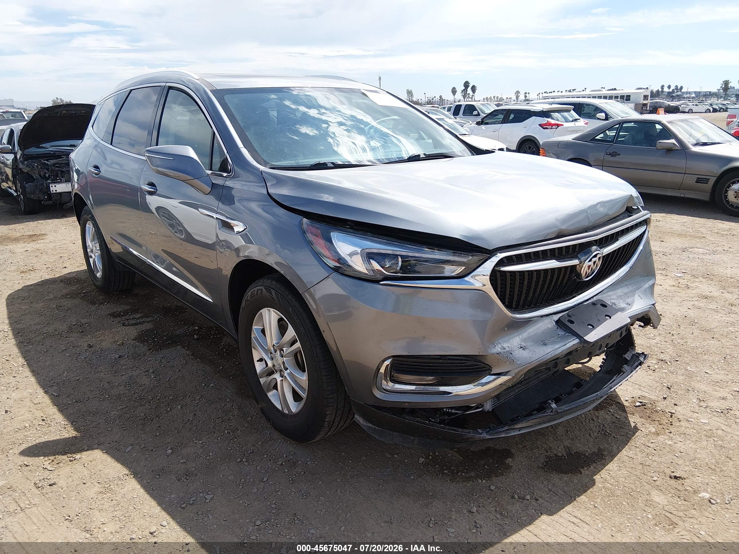 2019 Buick Enclave Essence, VIN 5GAEVAKW3KJ194942 — Перед