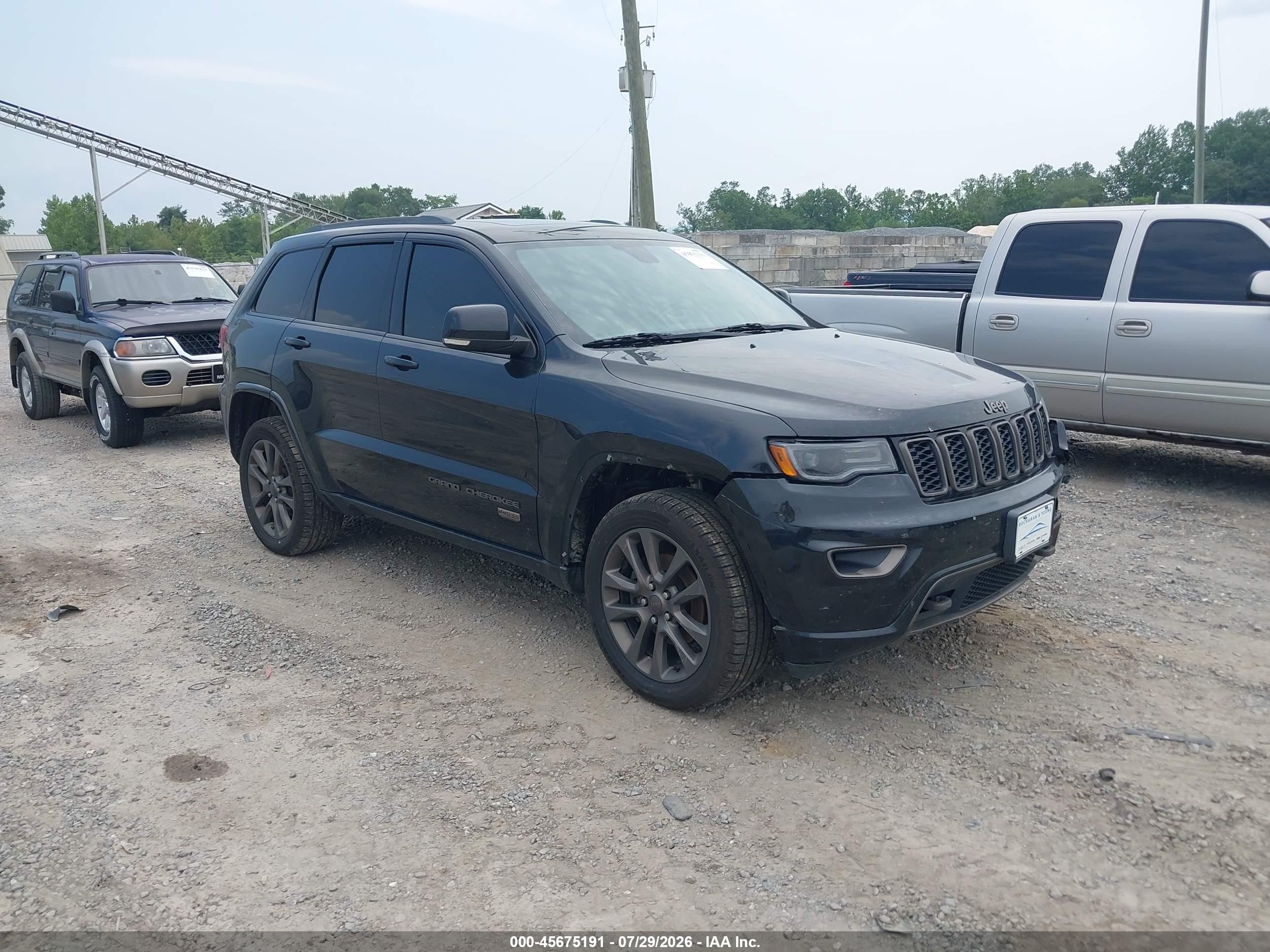2016 Jeep Grand Cherokee Limited, VIN 1C4RJFBG9GC496085 — Front end