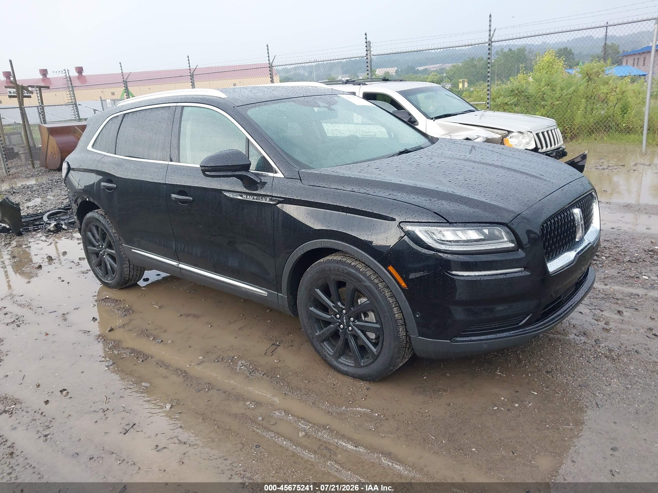2023 Lincoln Nautilus Reserve, VIN 2LMPJ8K90PBL07991 — Rear end