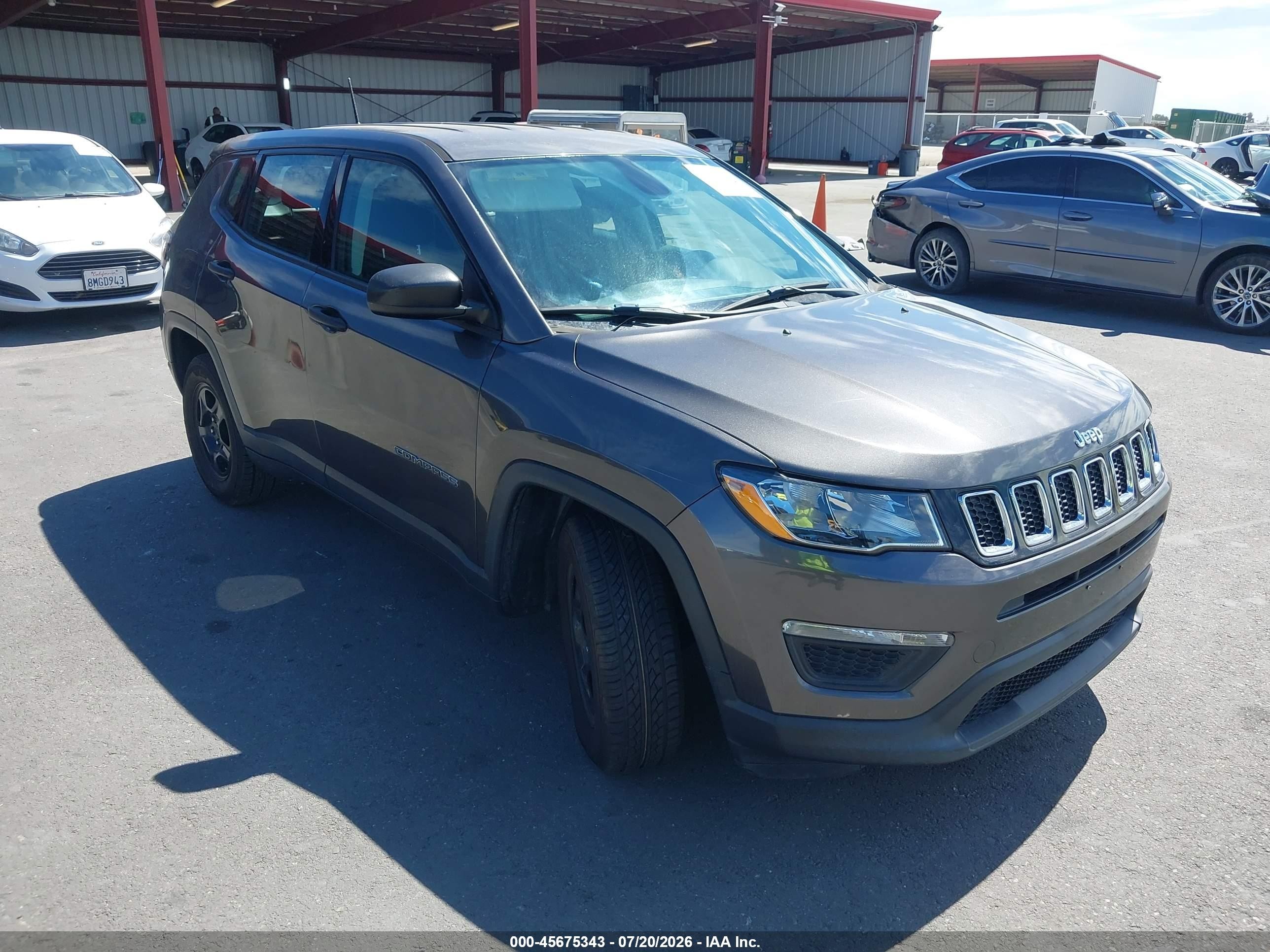 2018 Jeep Compass Sport, VIN 3C4NJCAB8JT408500 — Front end