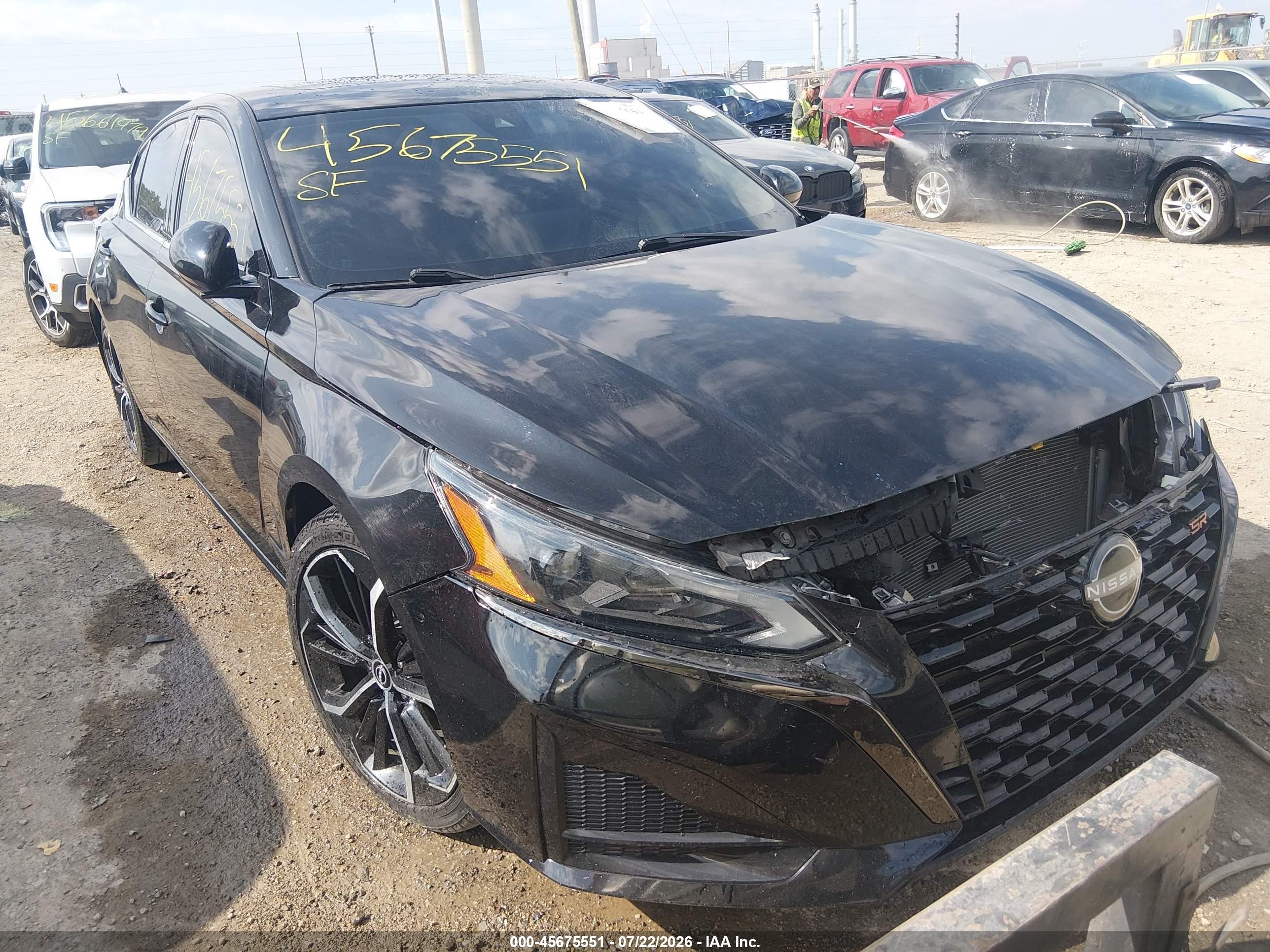 2023 Nissan Altima SR, VIN 1N4BL4CV1PN300180 — Перед