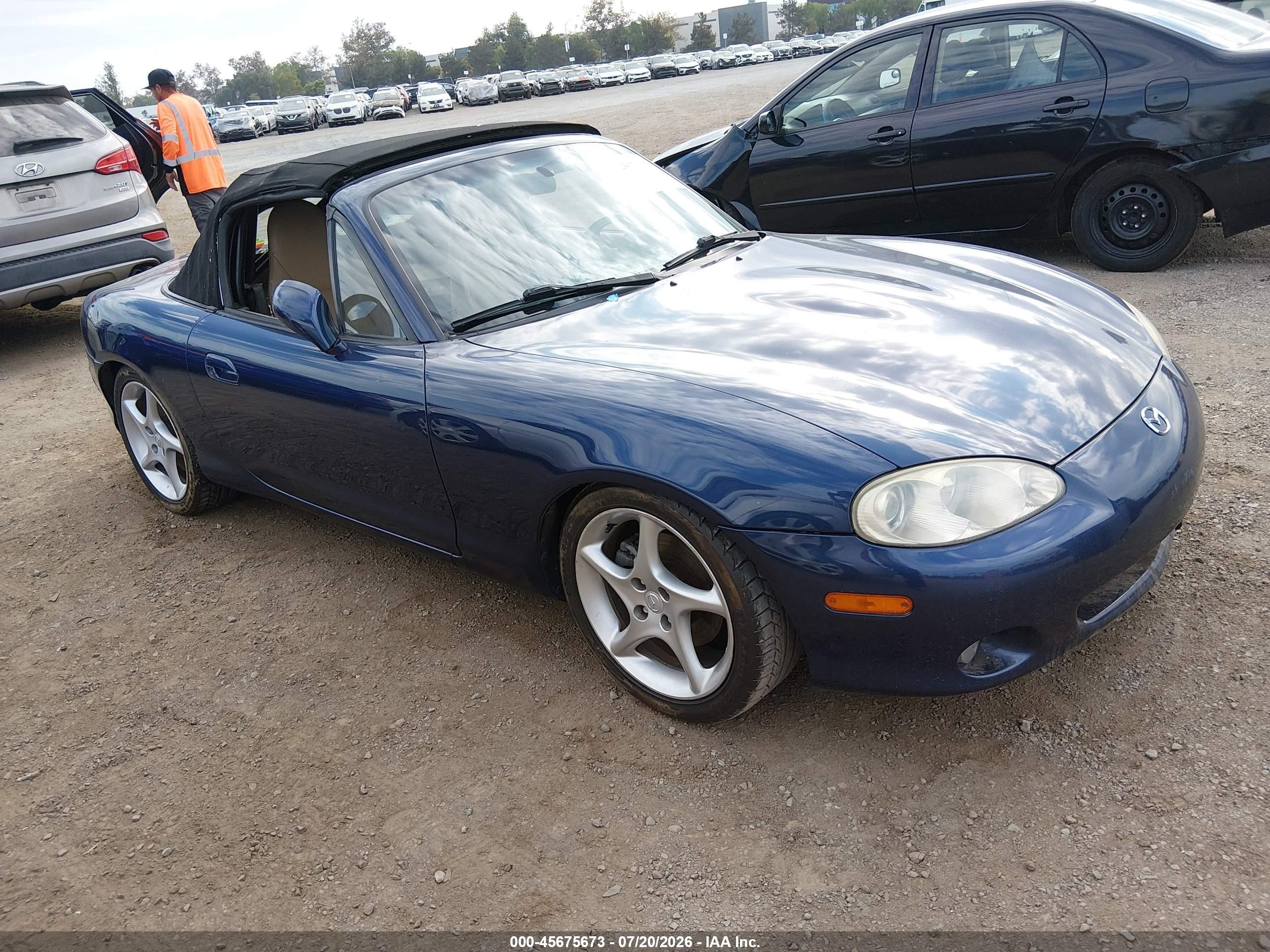 2001 Mazda MX-5 Miata, VIN JM1NB353110204683 — Normal wear