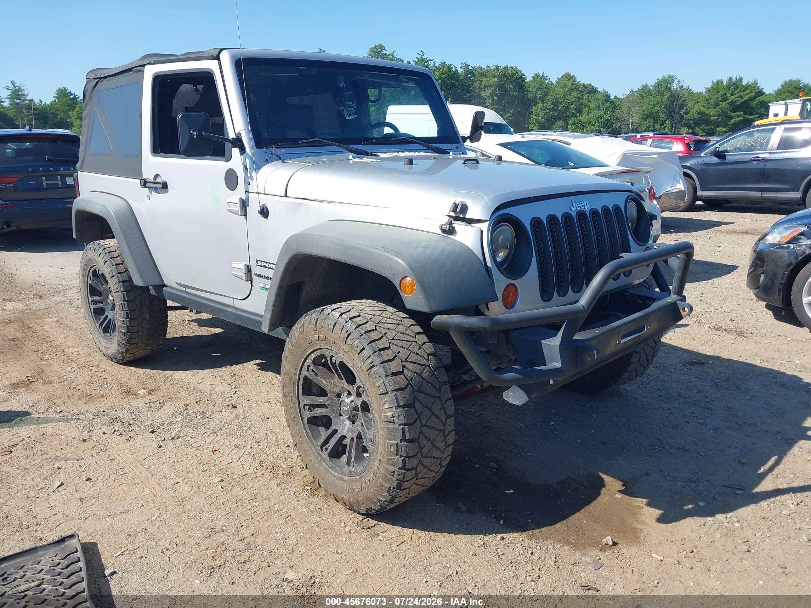 2010 Jeep Wrangler Islander, VIN 1J4AA2D10AL162835 — Front end