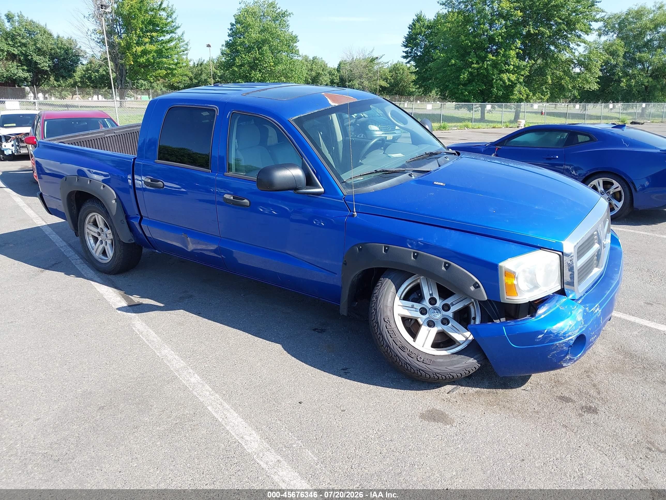 2007 Dodge Dakota SLT, VIN 1D7HW48P27S259345 — Перед