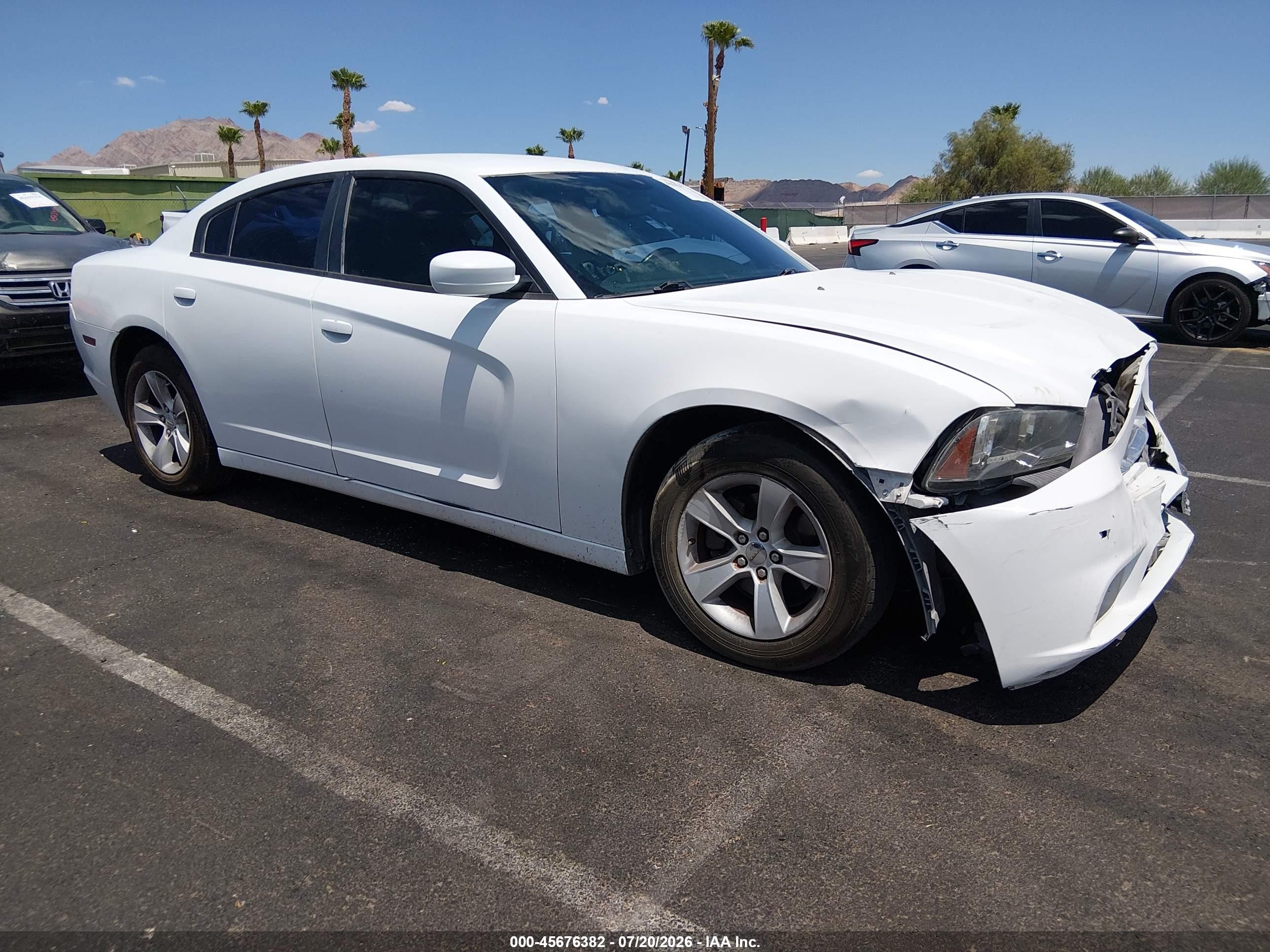 2014 Dodge Charger SE, VIN 2C3CDXBG8EH220451 — Front end