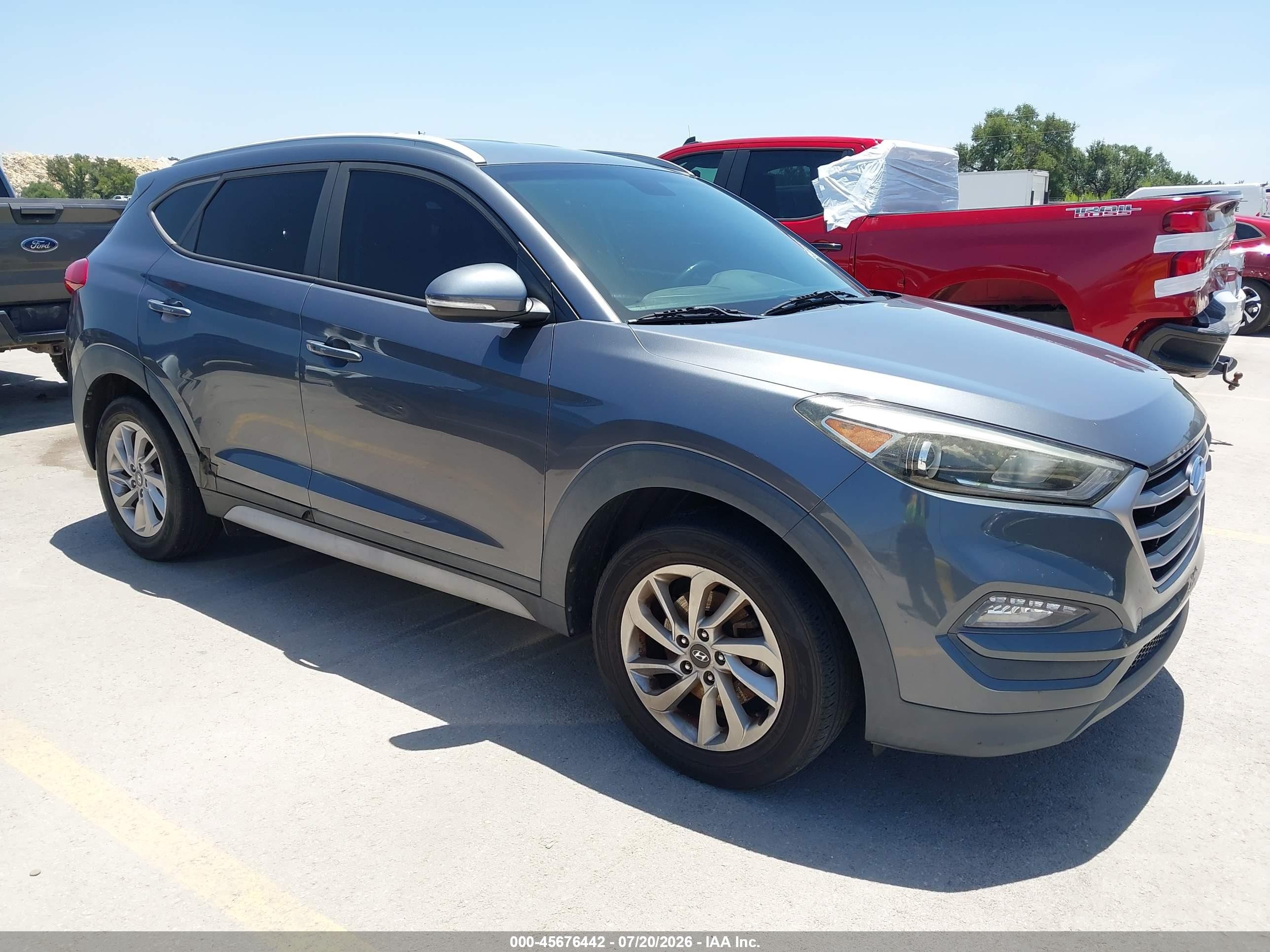 2017 Hyundai Tucson SE Plus, VIN KM8J33A41HU536602 — Normal wear