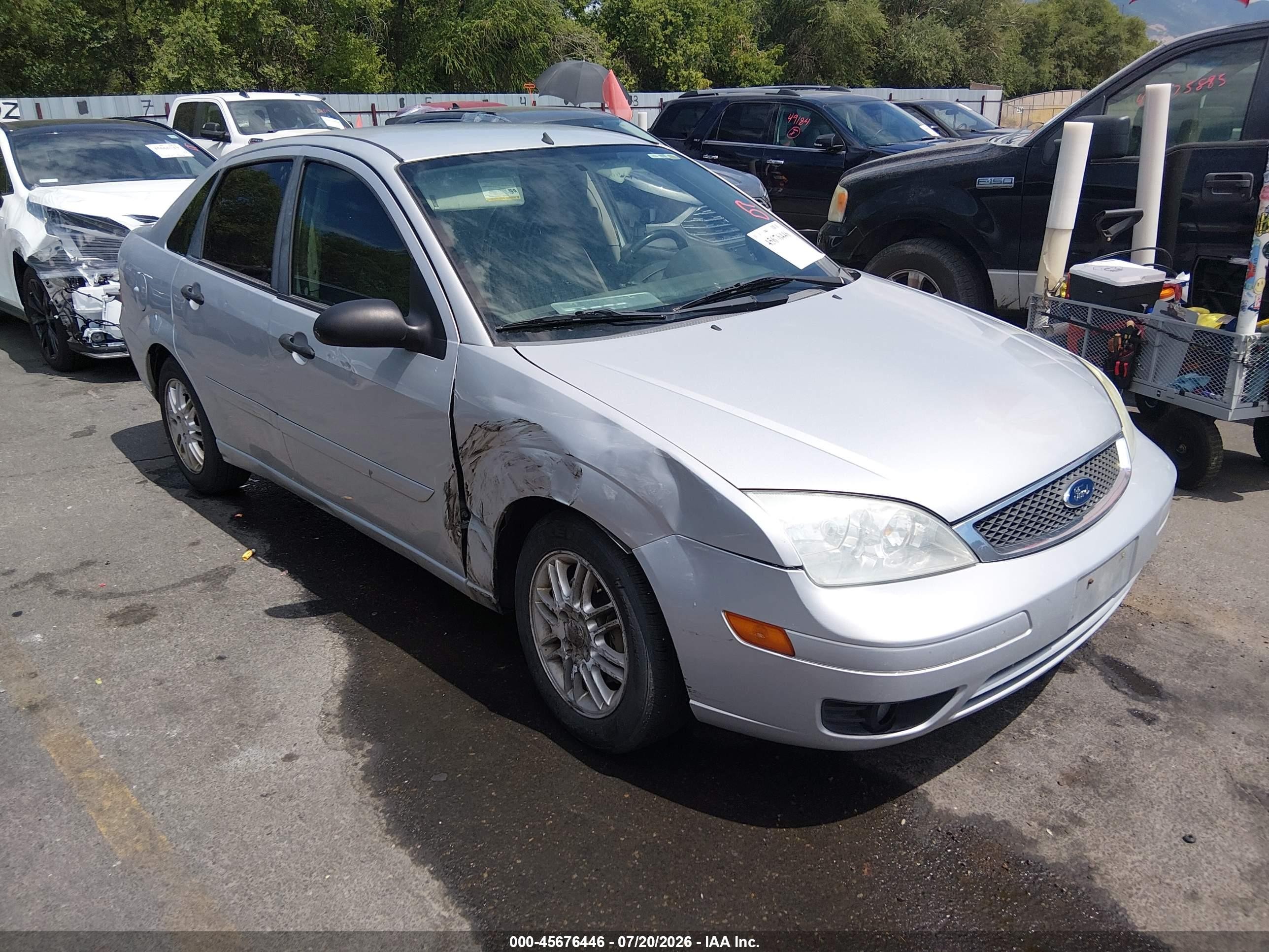 2007 Ford Focus S, VIN 1FAHP34N37W192226 — Side