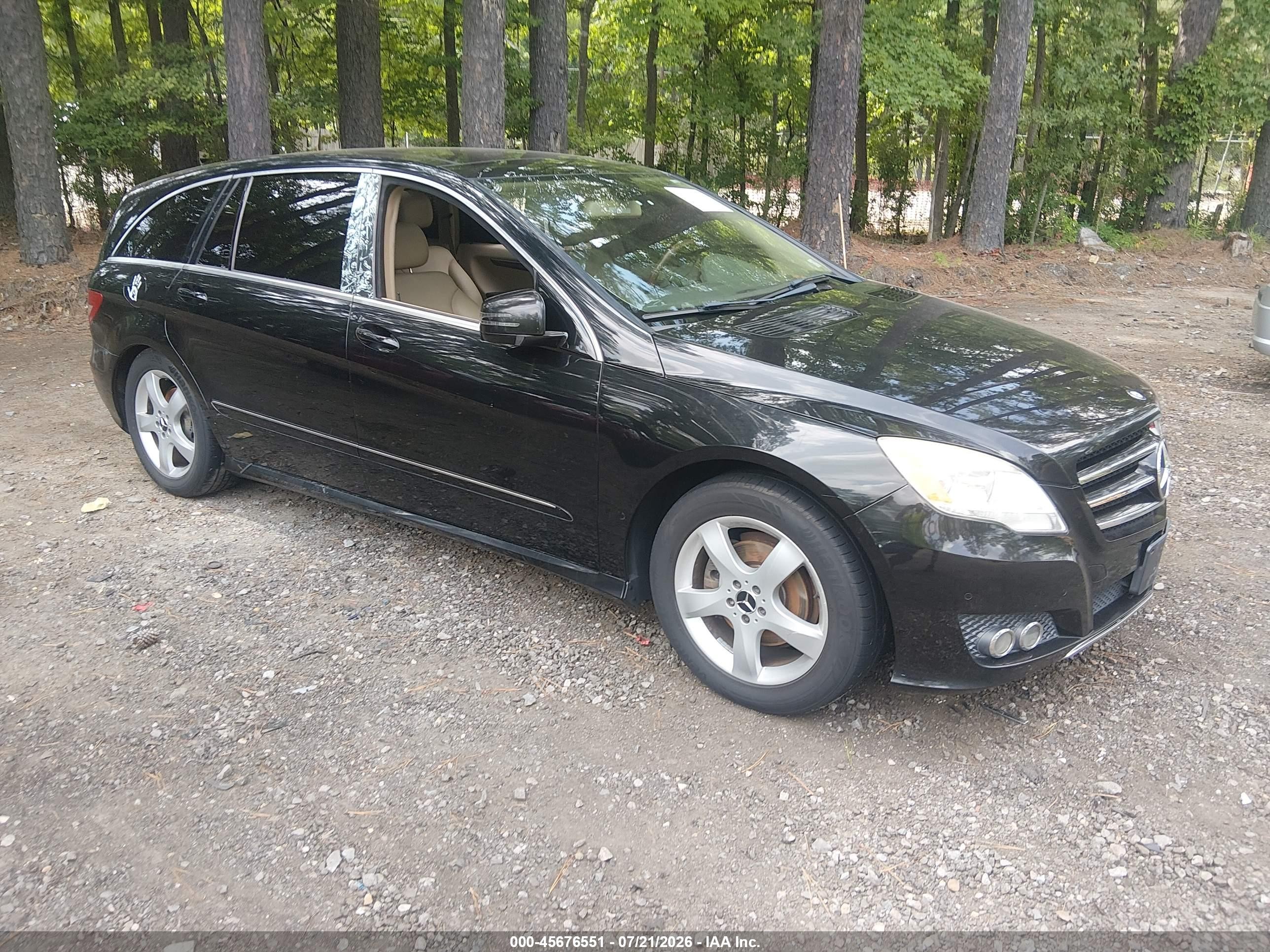 2011 Mercedes-Benz R 350, VIN 4JGCB6FE4BA127369 — Not stated