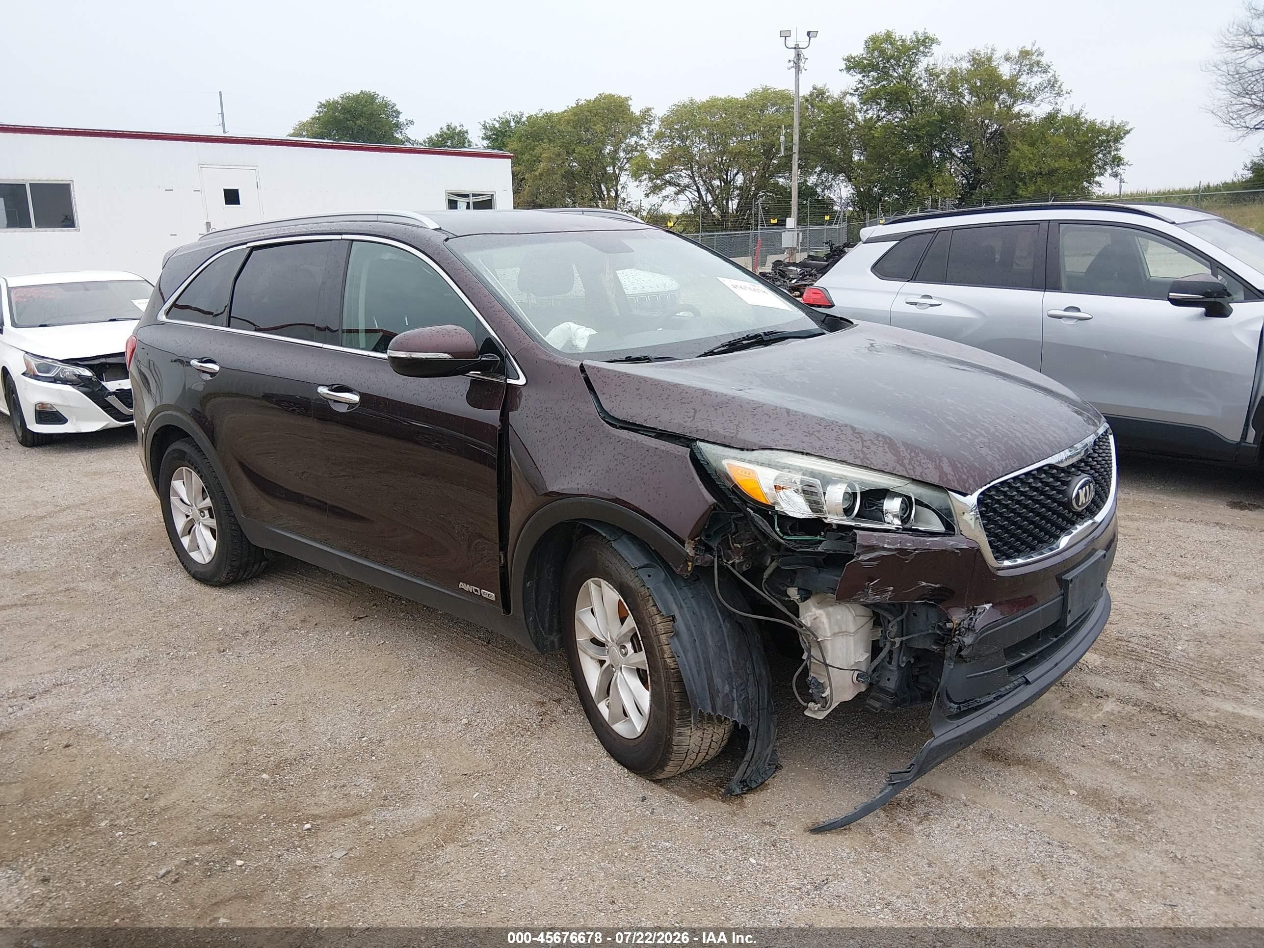 2016 Kia Sorento LX, VIN 5XYPGDA5XGG049402 — Front end
