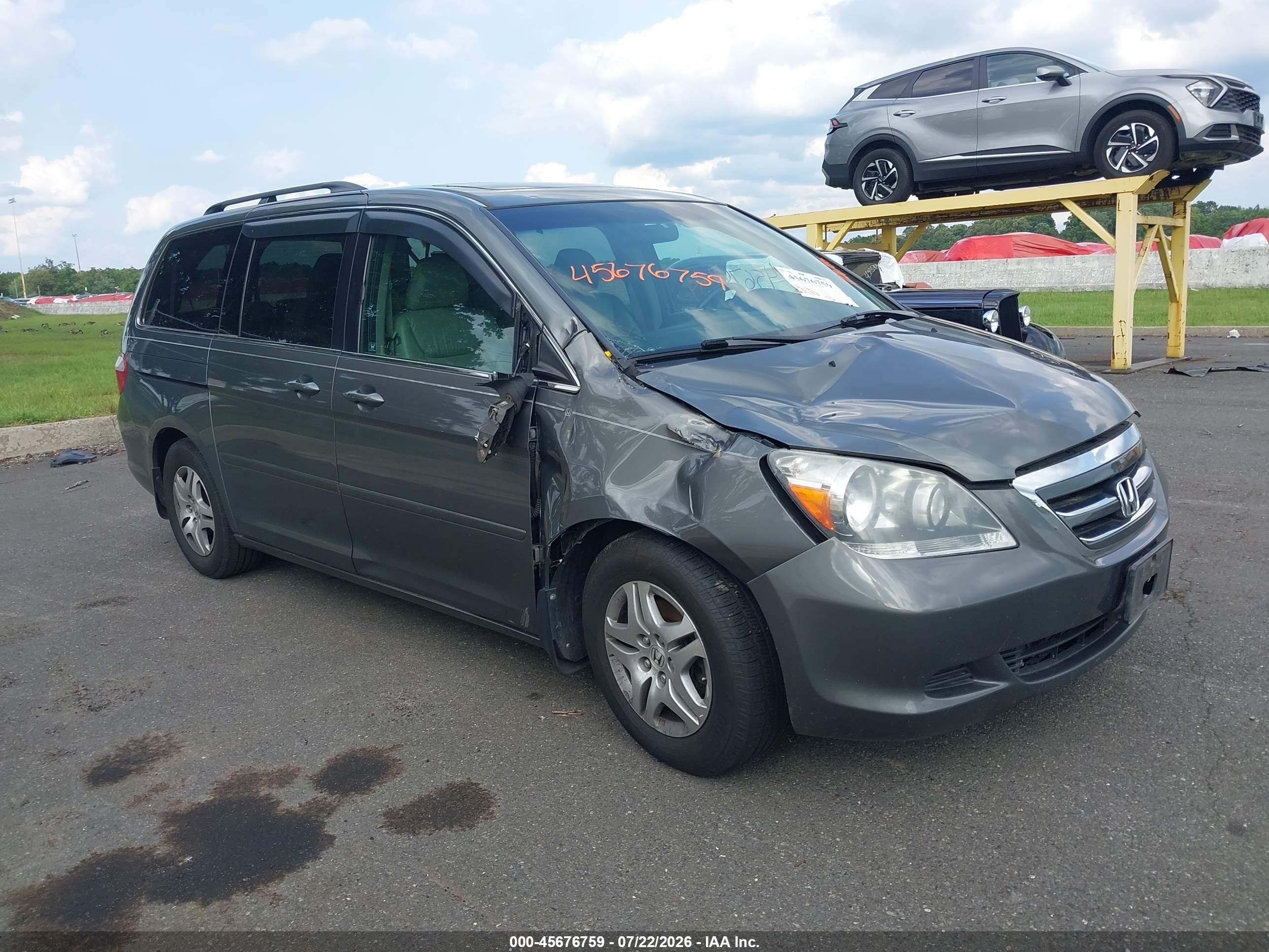 2007 Honda Odyssey EX-L, VIN 5FNRL38777B404359 — Front end