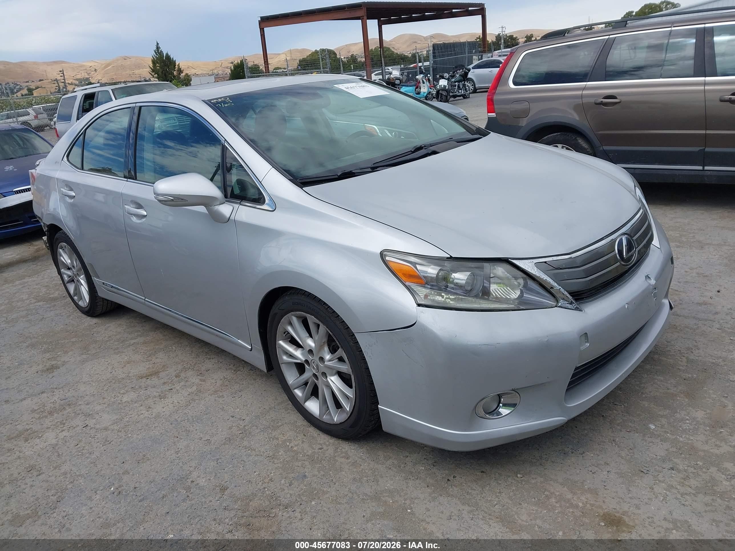 2010 Lexus HS 250h Premium, VIN JTHBB1BAXA2024034 — Rear end