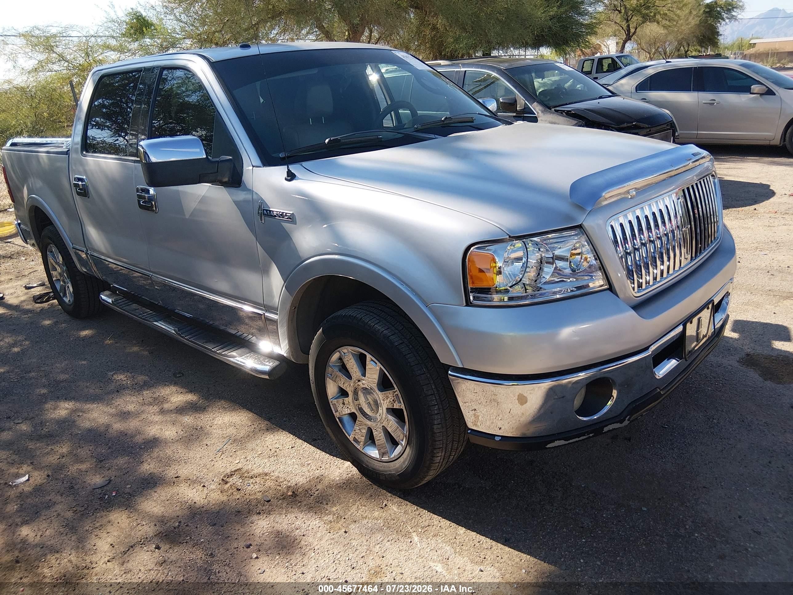 2006 Lincoln Mark LT, VIN 5LTPW16536FJ25440 — Side