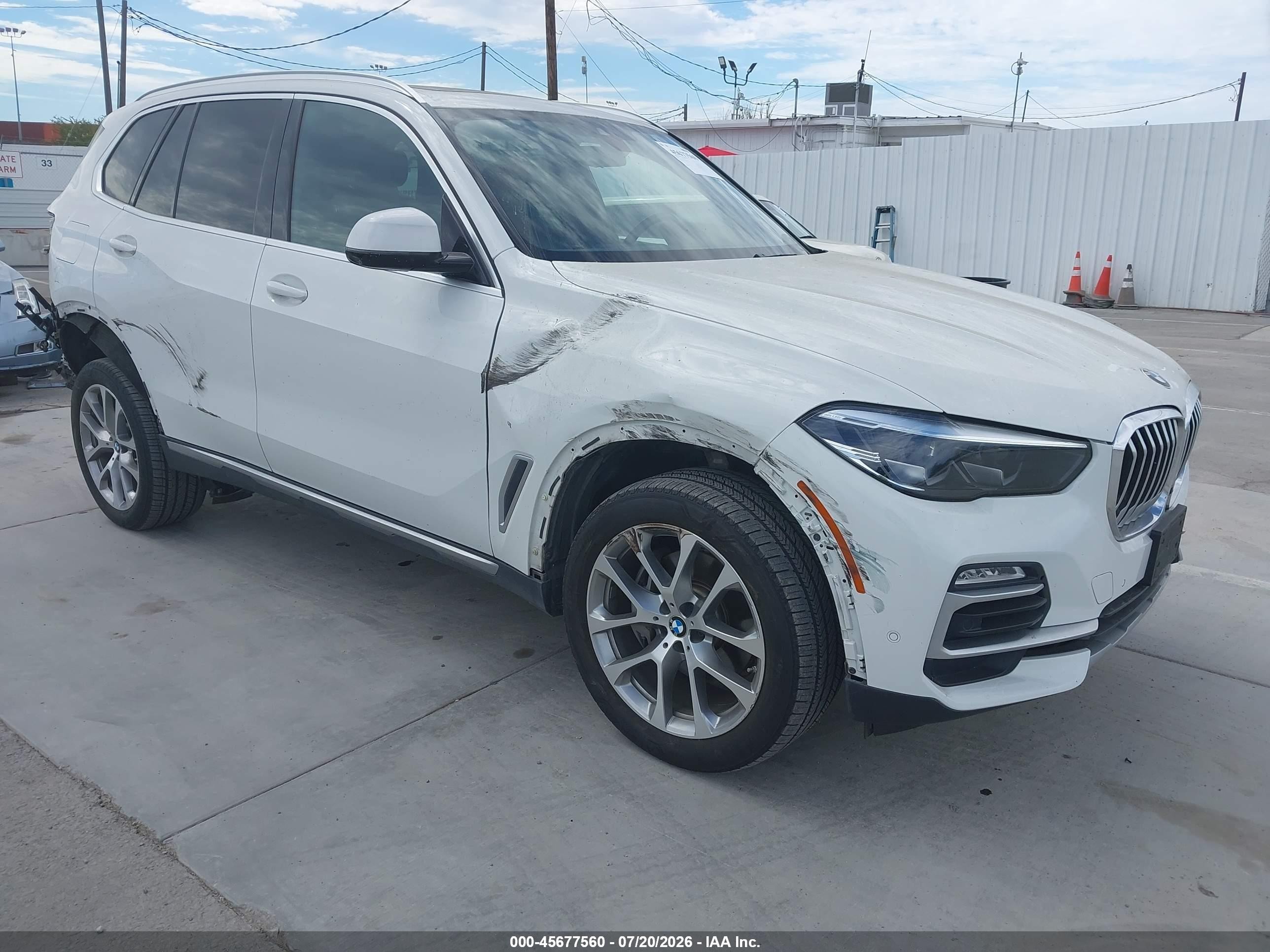 2020 BMW X5 sDrive40i, VIN 5UXCR4C00L9B61066 — Rear end