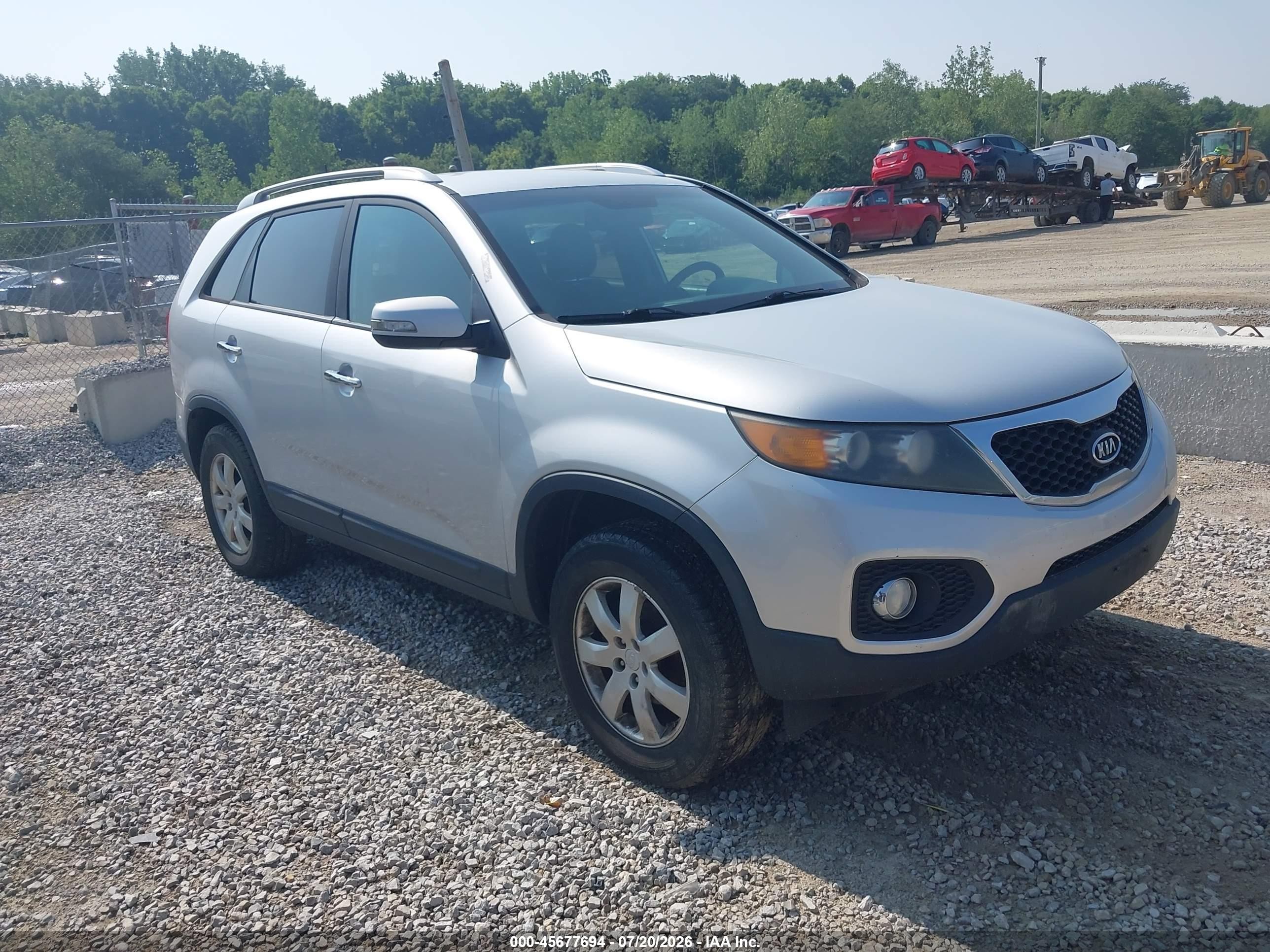 2011 Kia Sorento LX, VIN 5XYKT3A14BG020211 — Normal wear