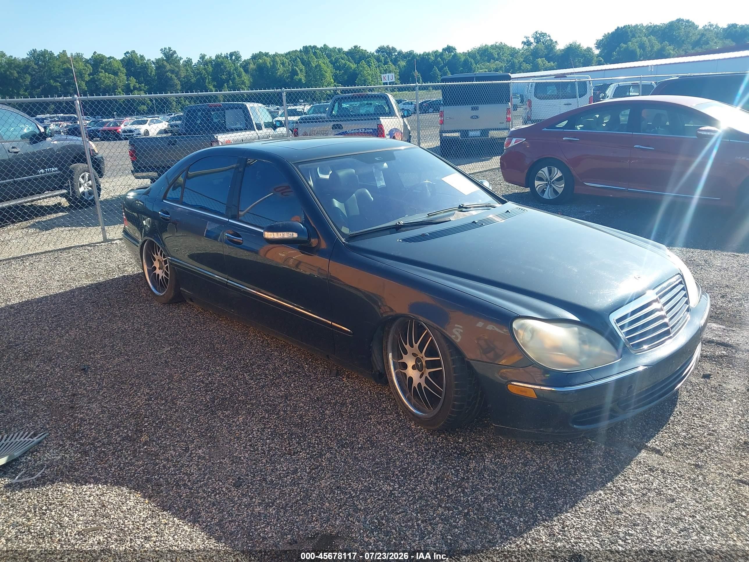 2004 Mercedes-Benz S 500, VIN WDBNG84J54A422170 — Normal wear