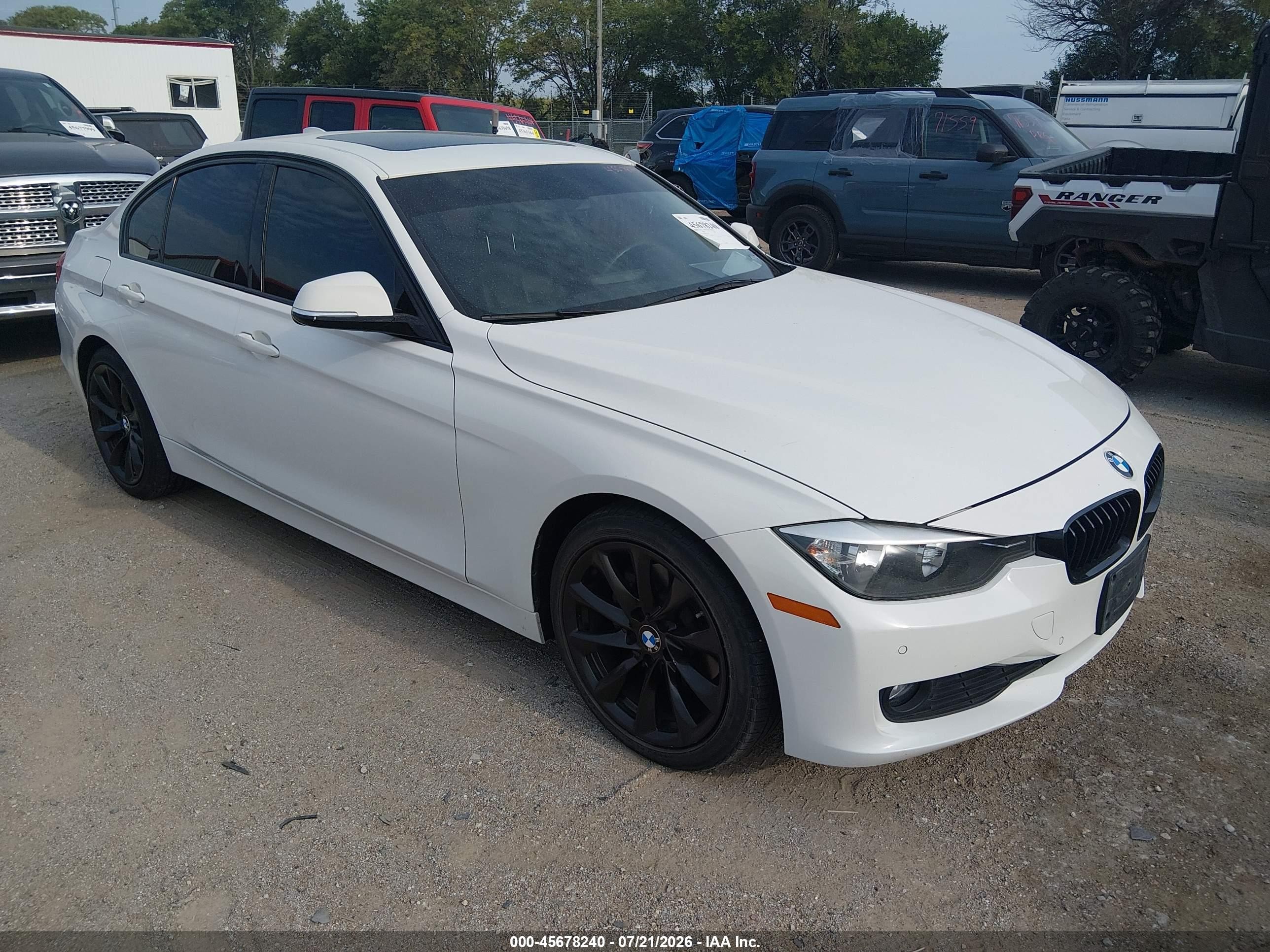 2015 BMW 3 Series 320i xDrive, VIN WBA3C3G51FNT51869 — Normal wear