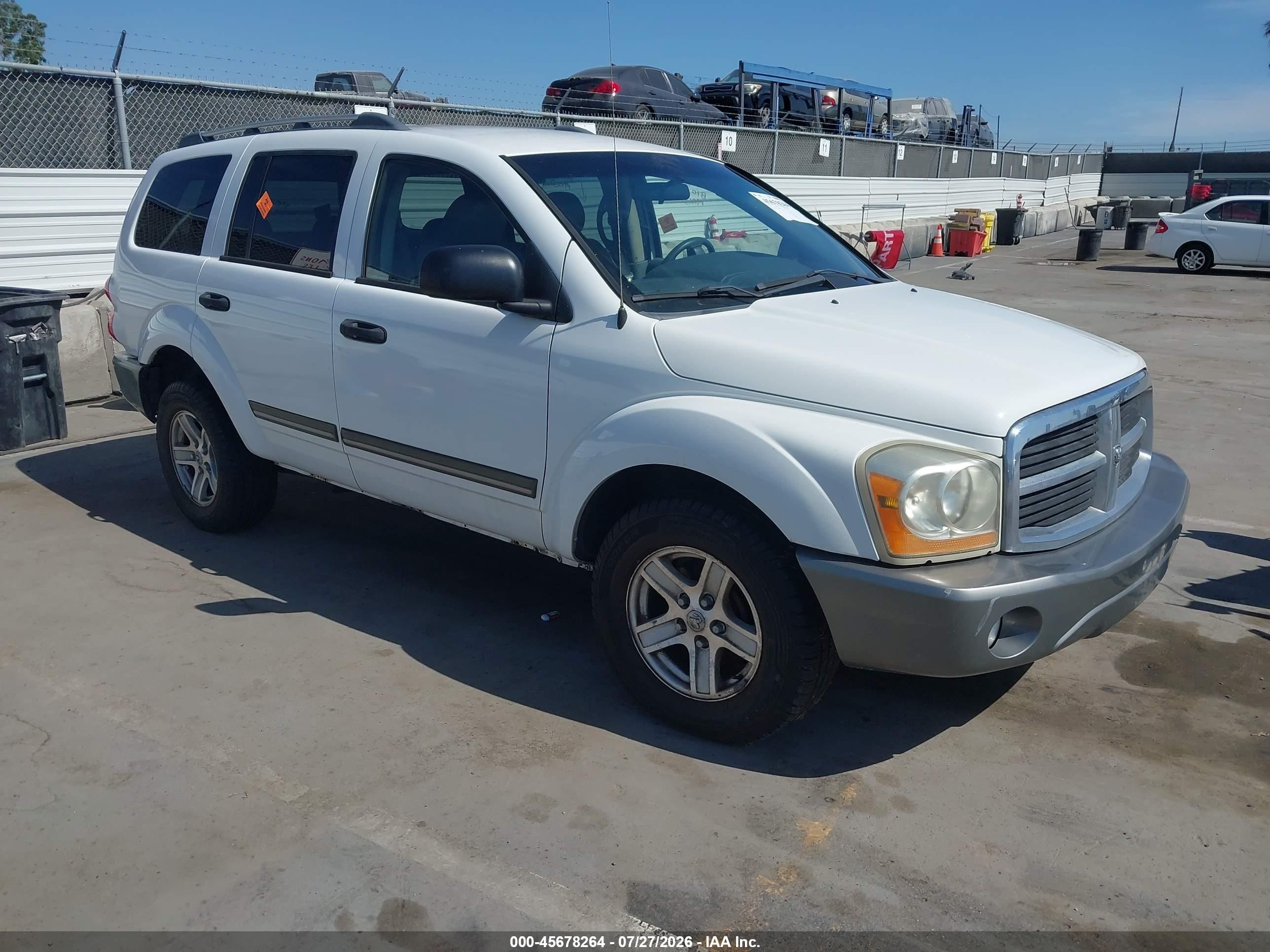 2005 Dodge Durango SLT, VIN 1D4HD48D45F586764 — Normal wear