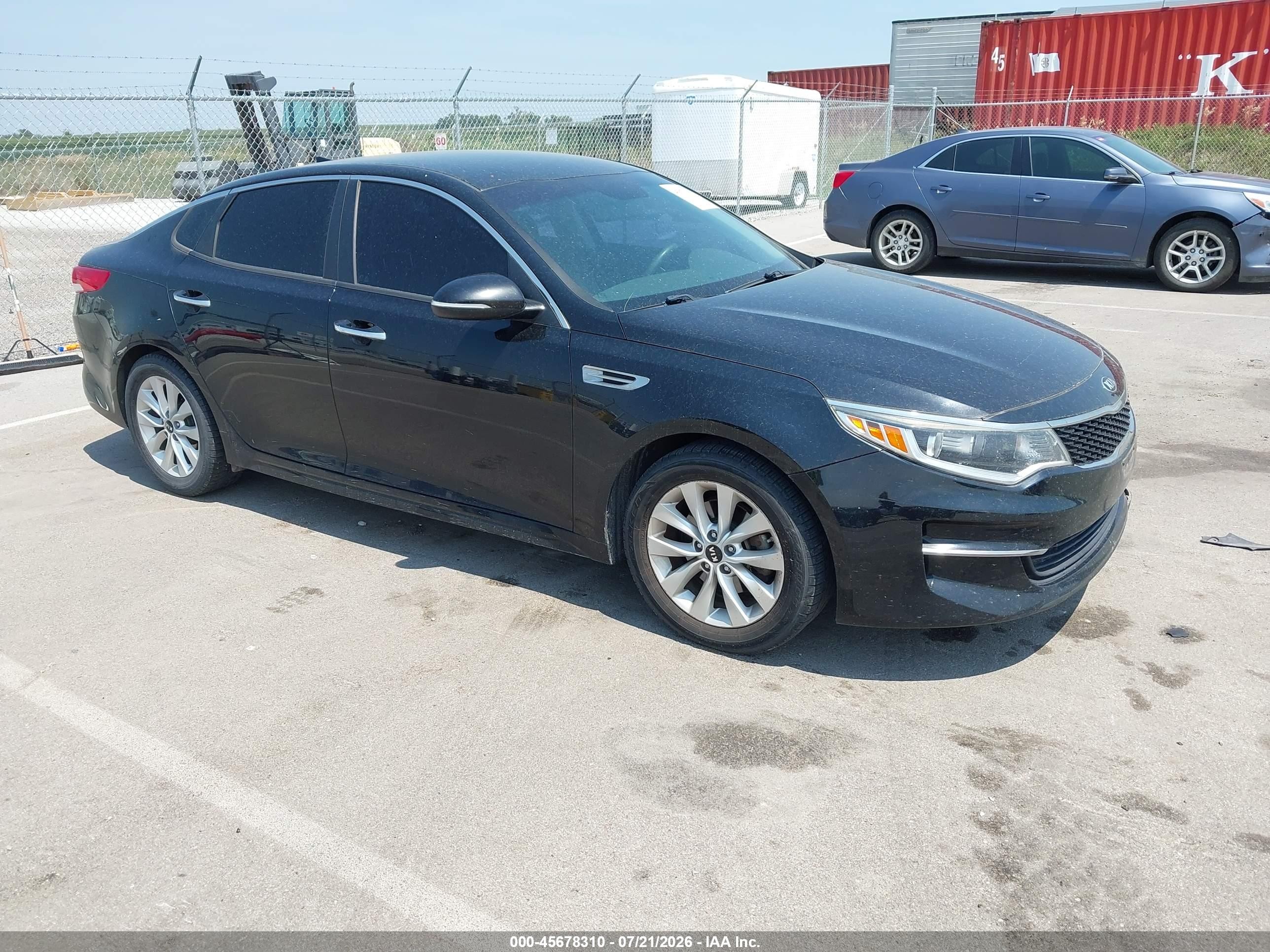2016 Kia Optima LX, VIN 5XXGT4L32GG072992 — Normal wear