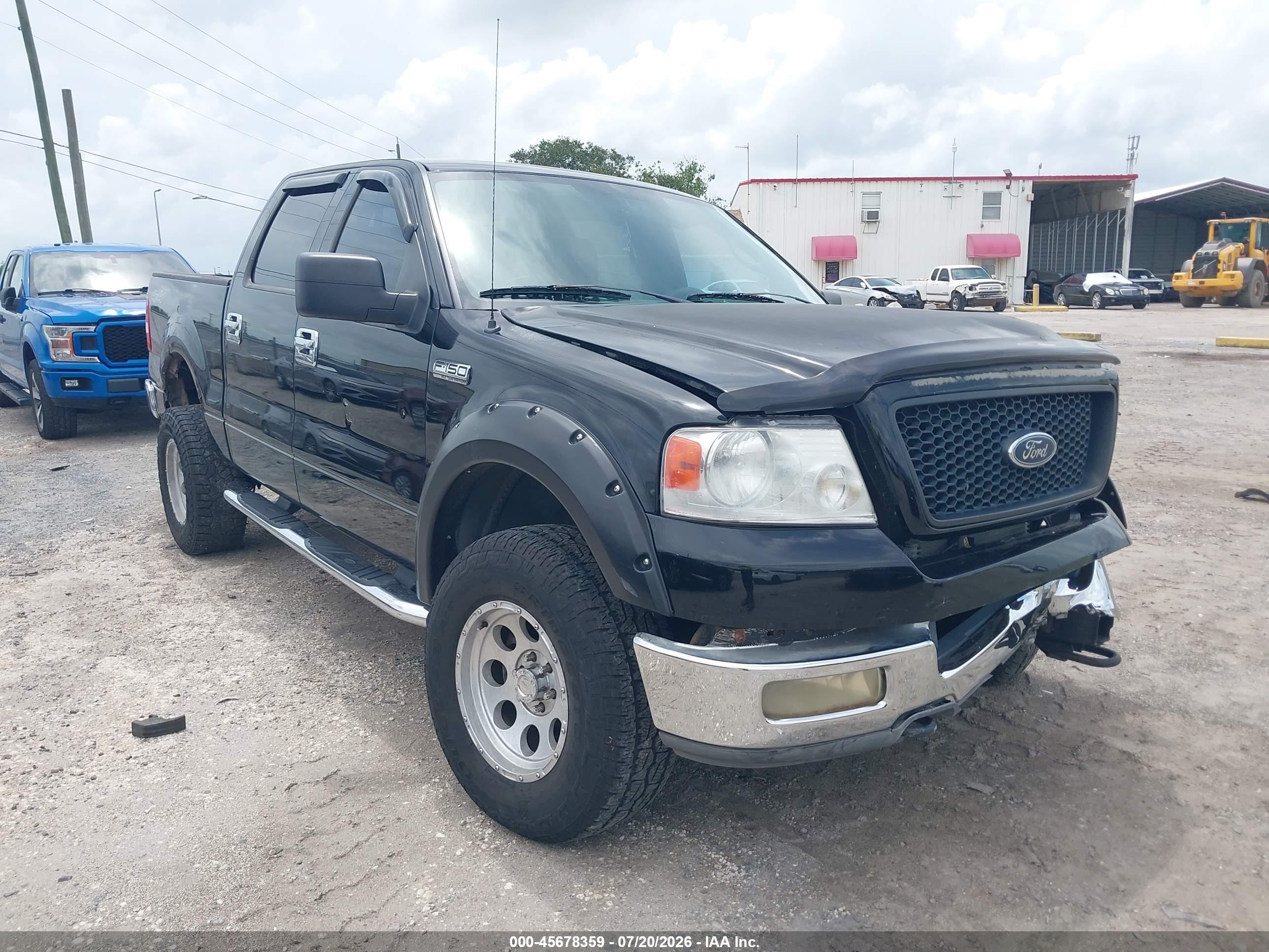 2004 Ford F-150 XLT, VIN 1FTPW14564KC52399 — Front end