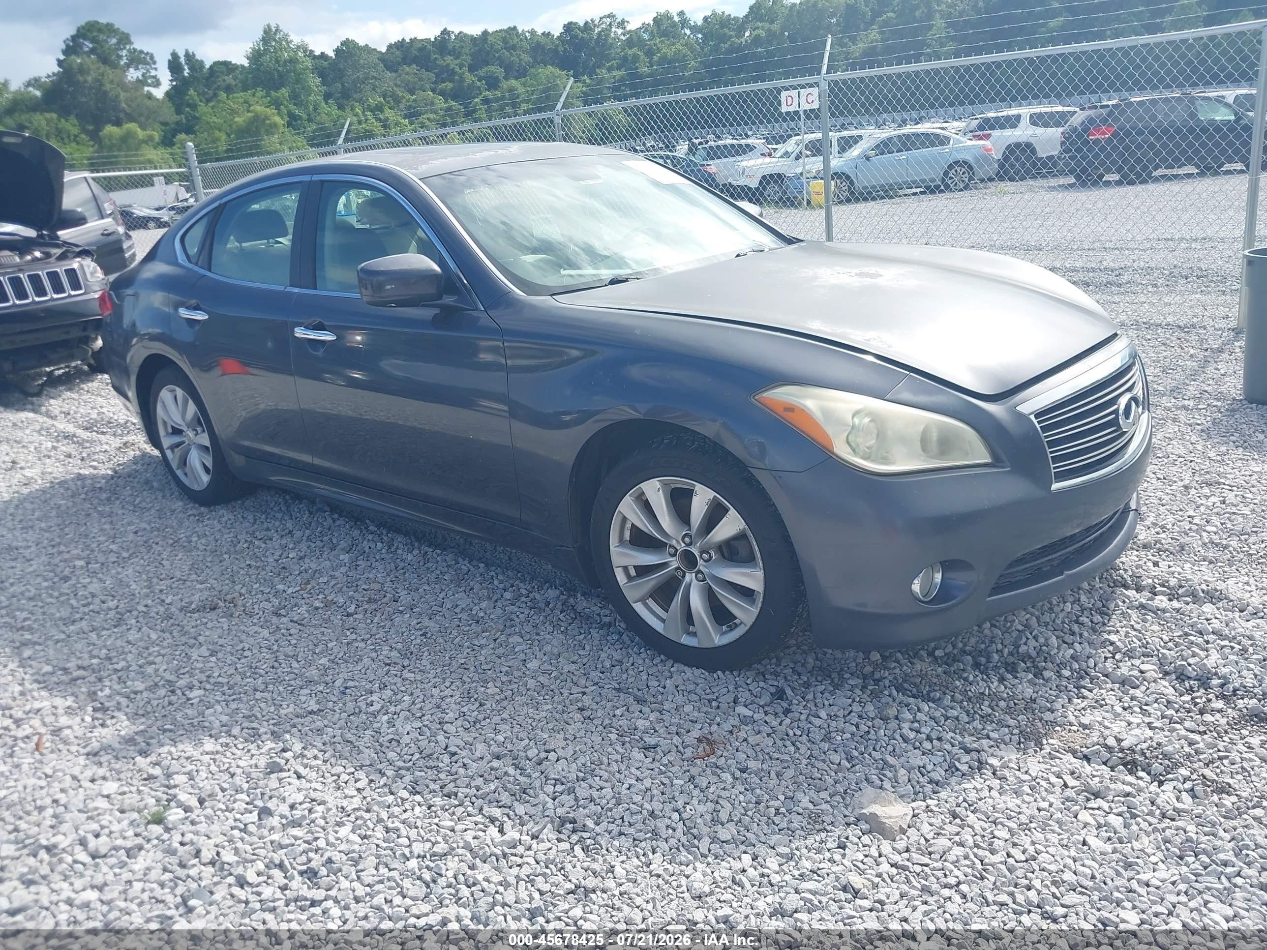 2011 Infiniti M, VIN JN1BY1AP1BM324592 — Normal wear